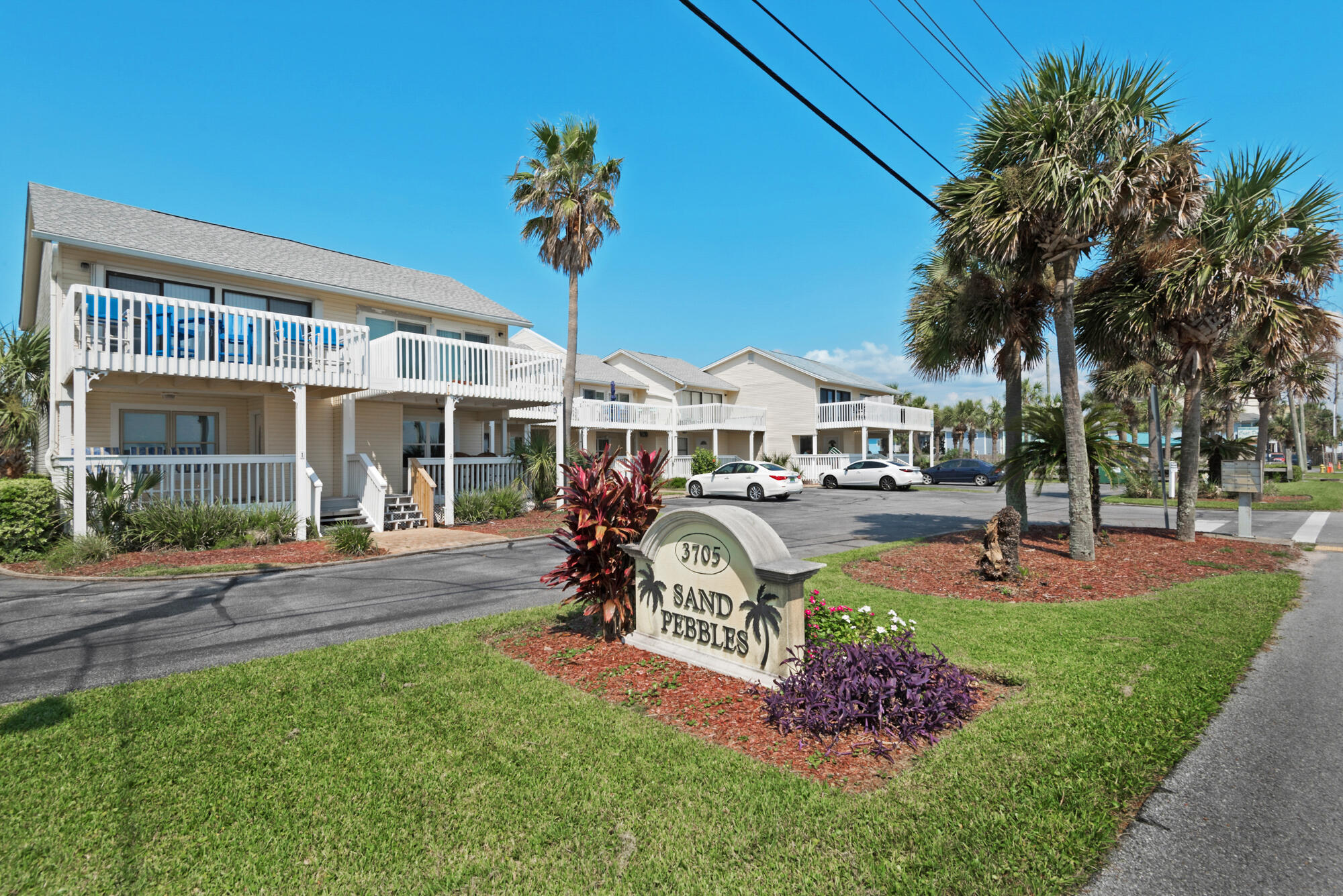 SAND PEBBLES T/H - Residential