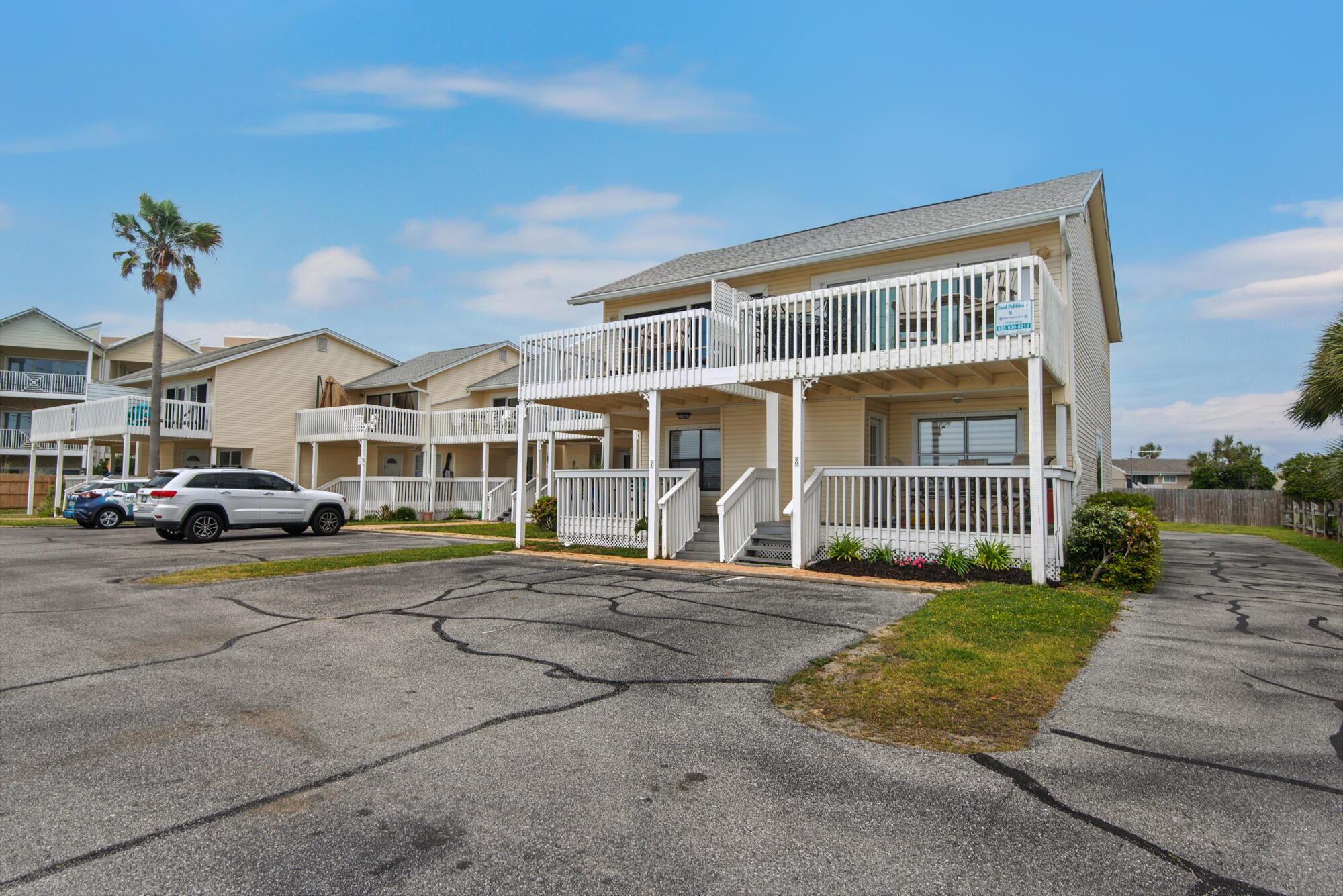 SAND PEBBLES T/H - Residential