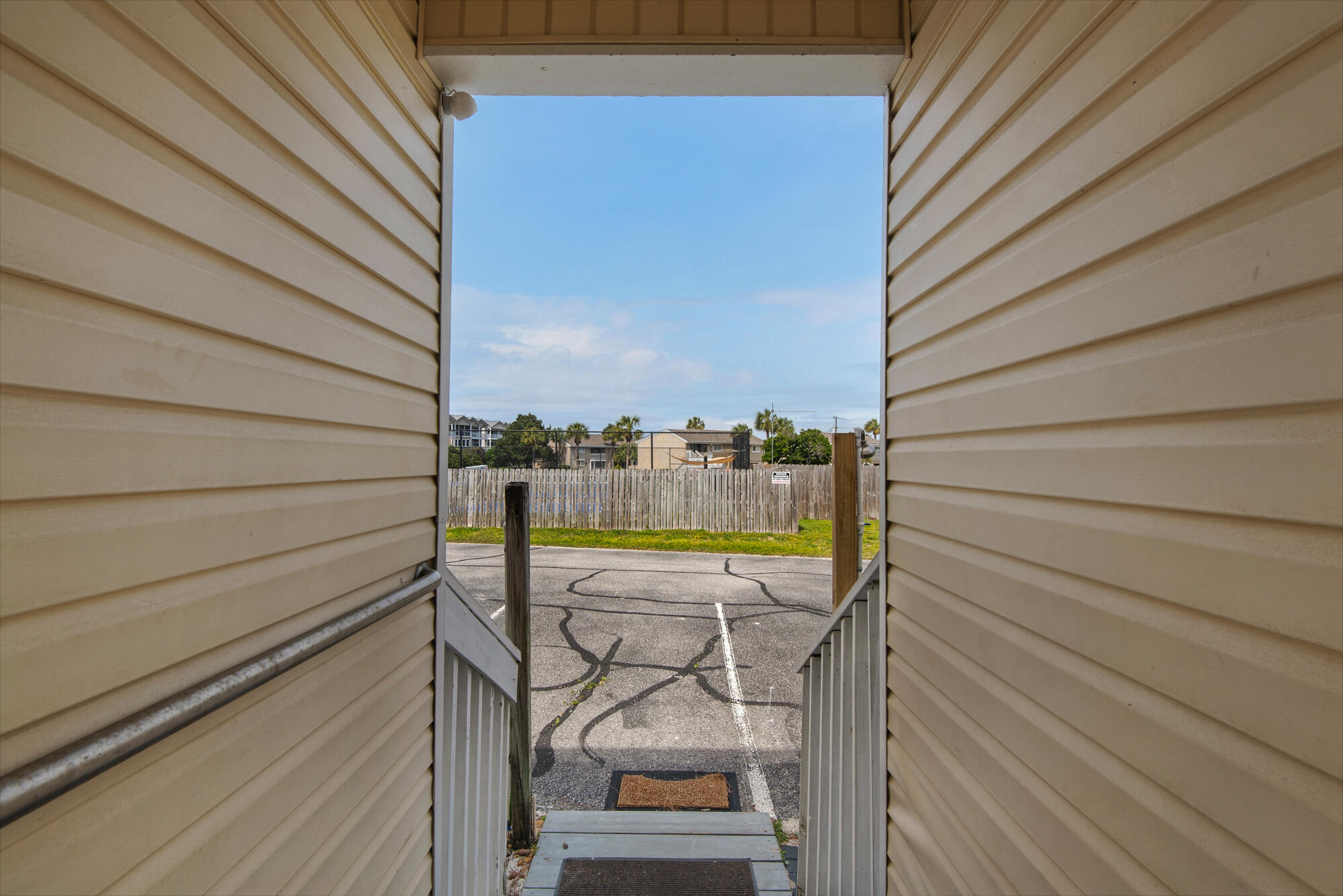 SAND PEBBLES T/H - Residential