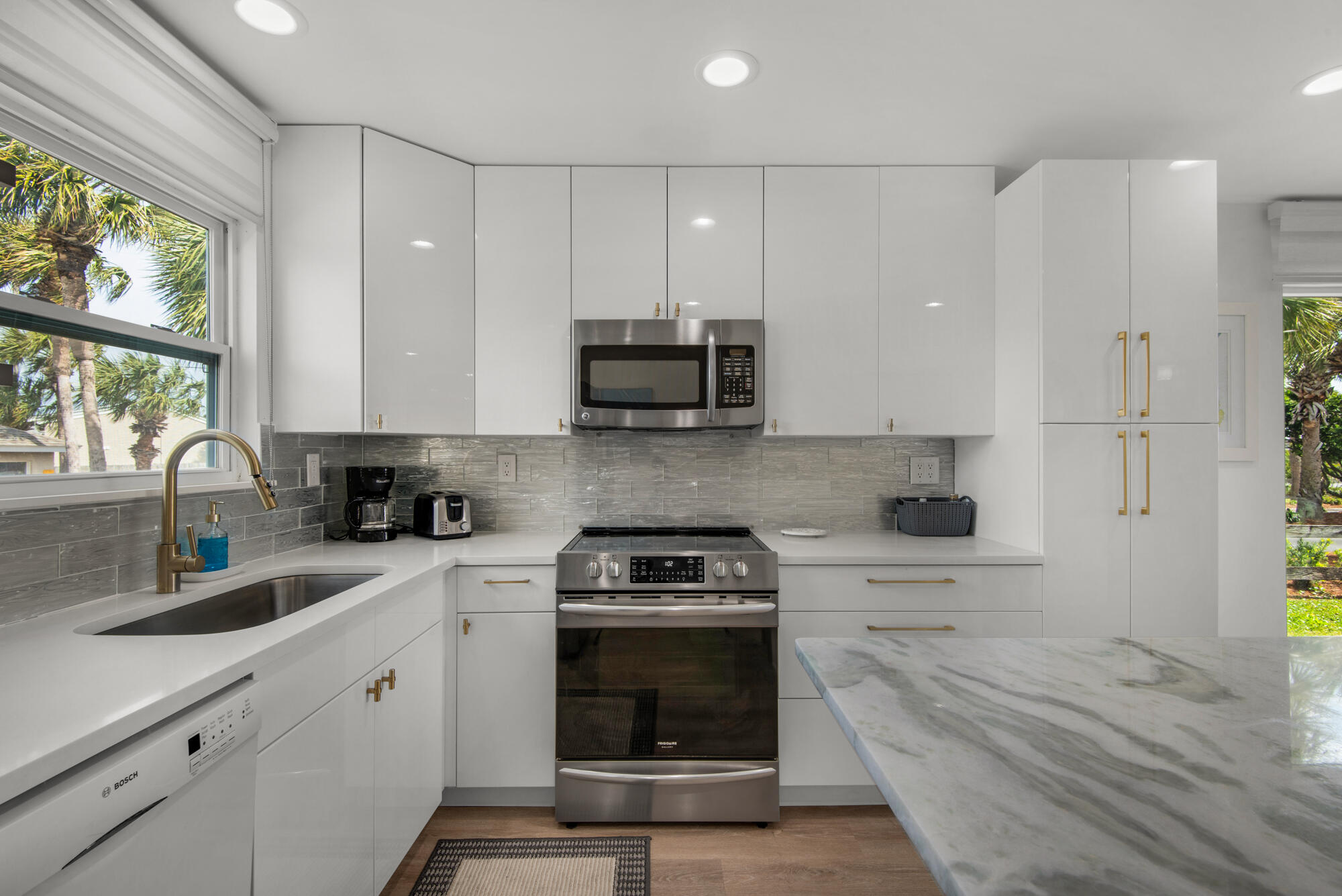 SAND PEBBLES T/H - Residential