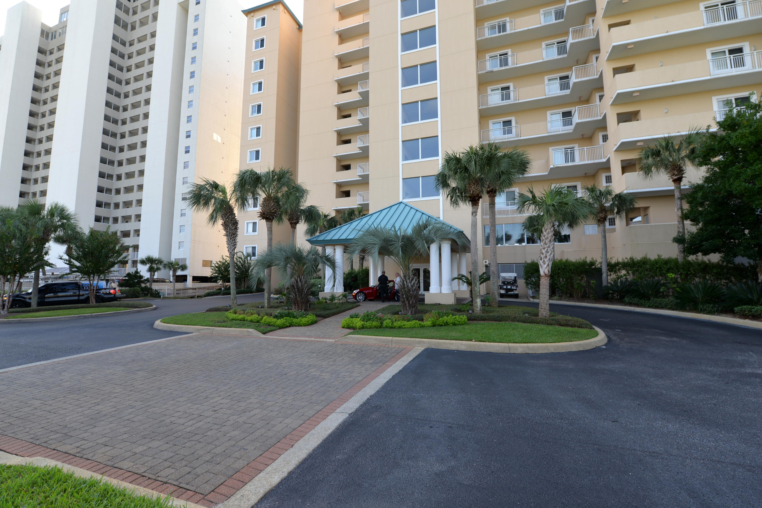 HIDDEN DUNES GRAND VILLAS - Residential