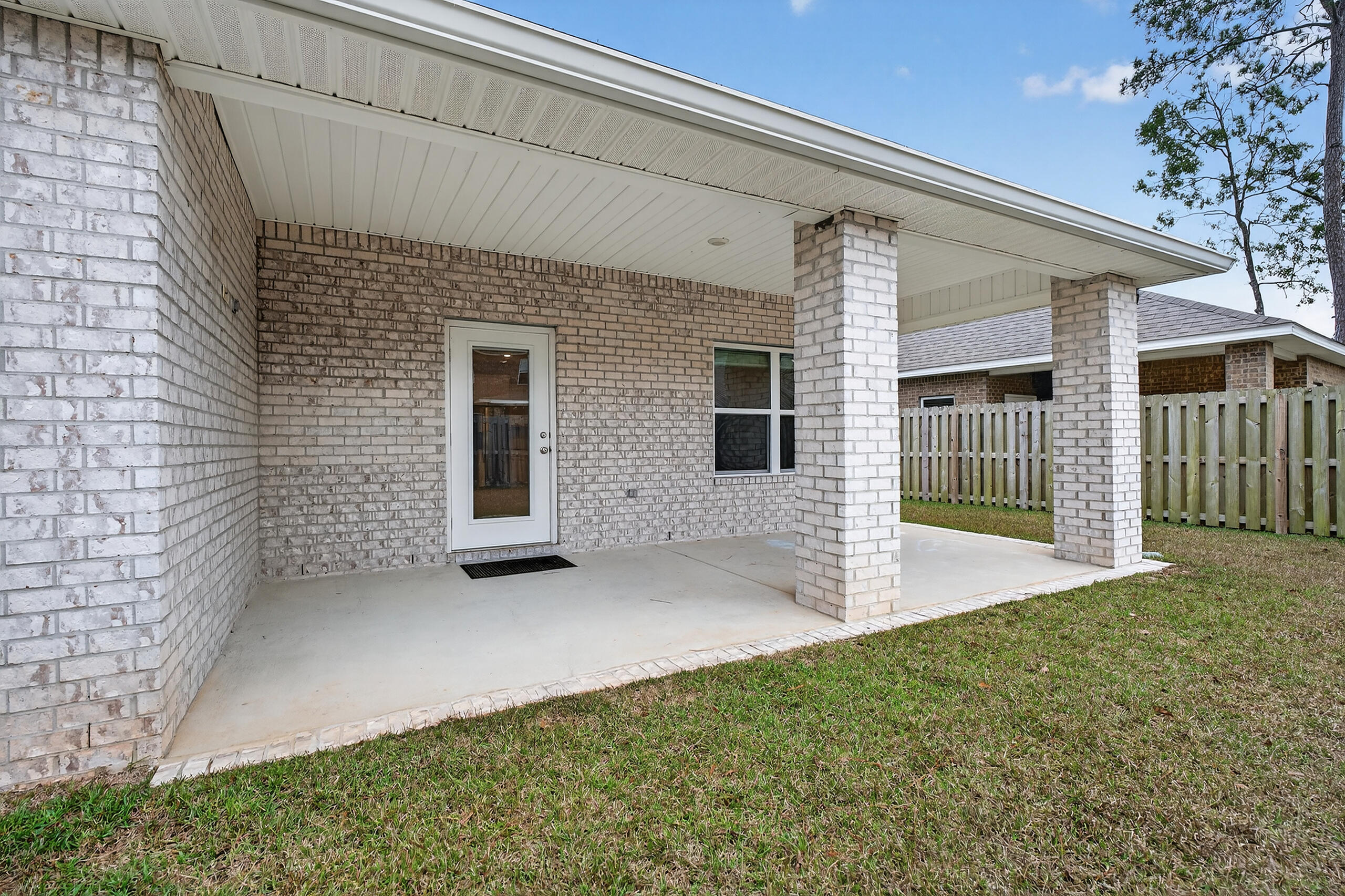 LIVE OAK HARBOUR - Residential Lease