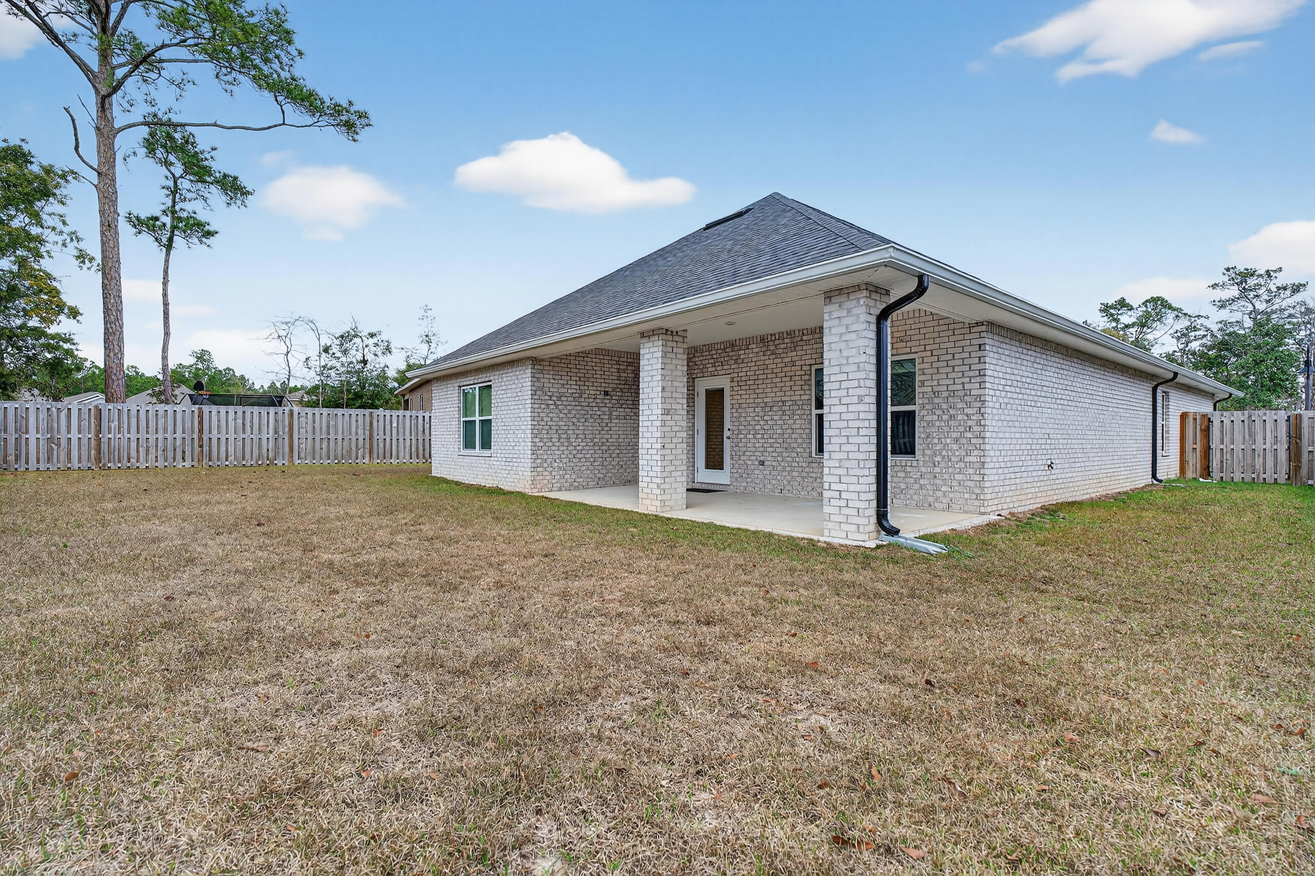 LIVE OAK HARBOUR - Residential Lease