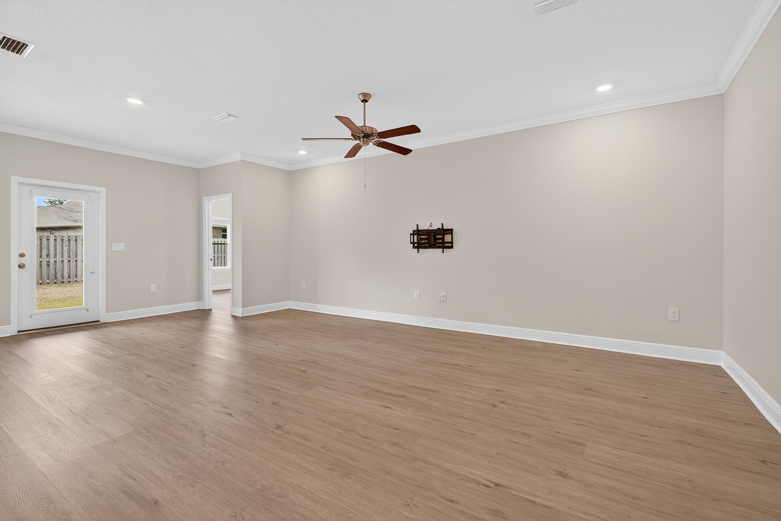 LIVE OAK HARBOUR - Residential Lease