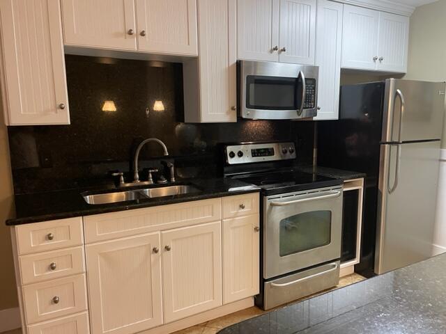 HIDDEN BEACH VILLAS CONDO - Residential