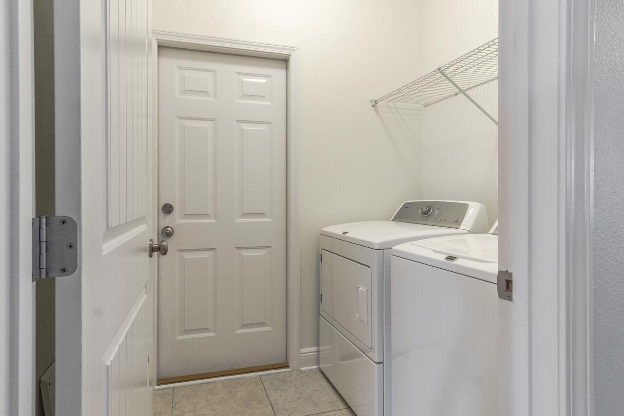 HAMMOCK BAY - Residential Lease