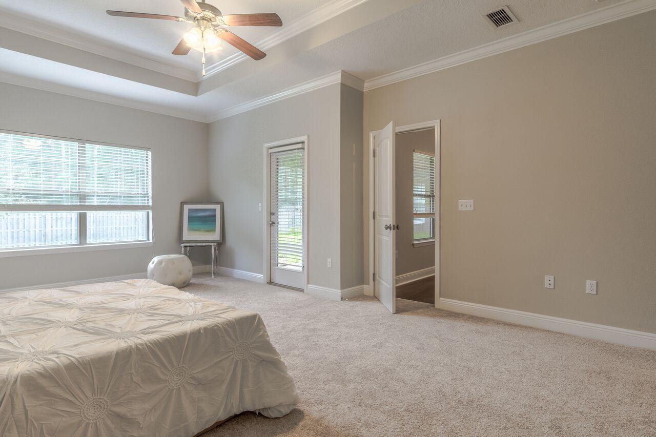 HAMMOCK BAY - Residential Lease