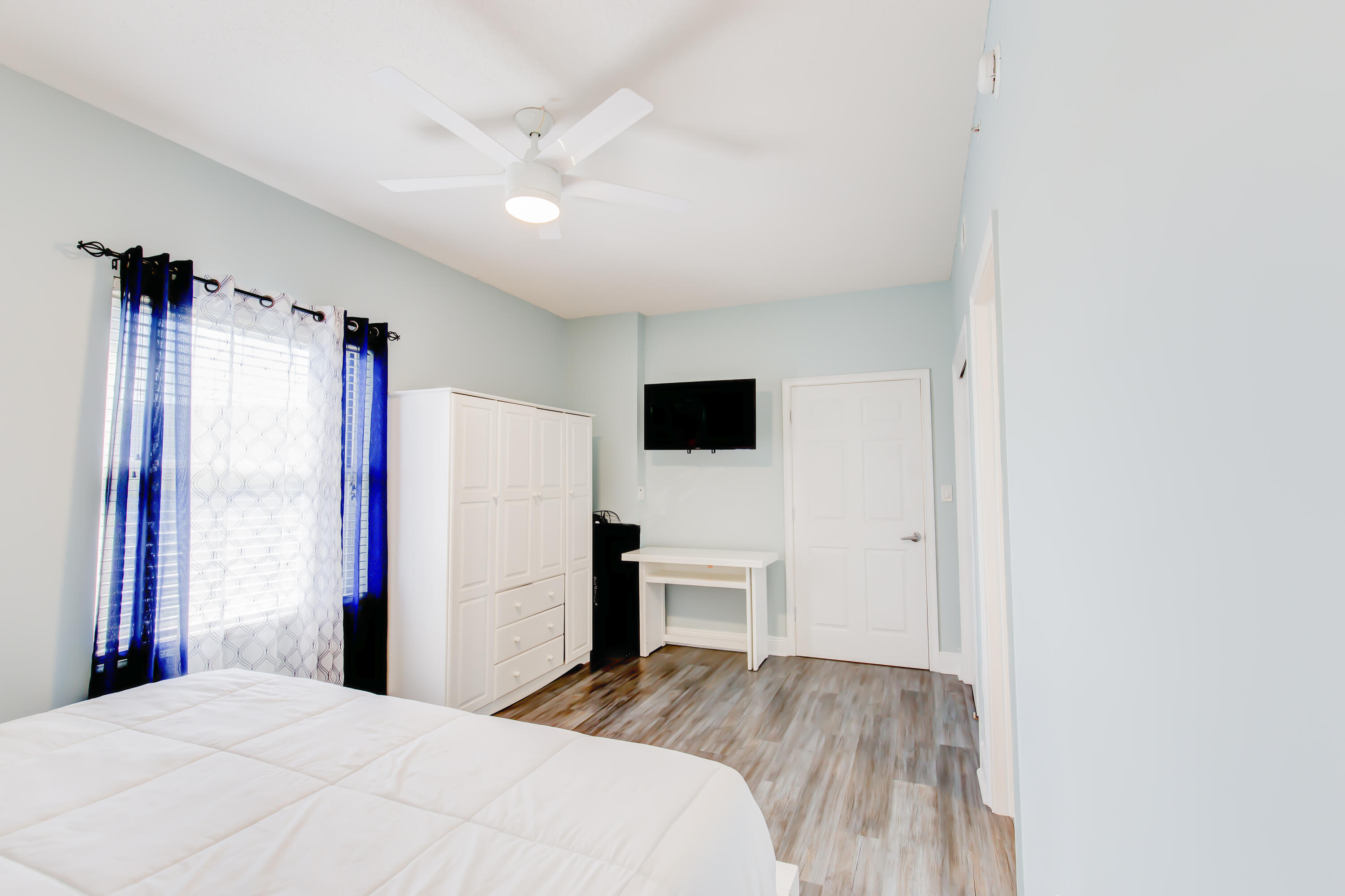 WATERS EDGE - Residential