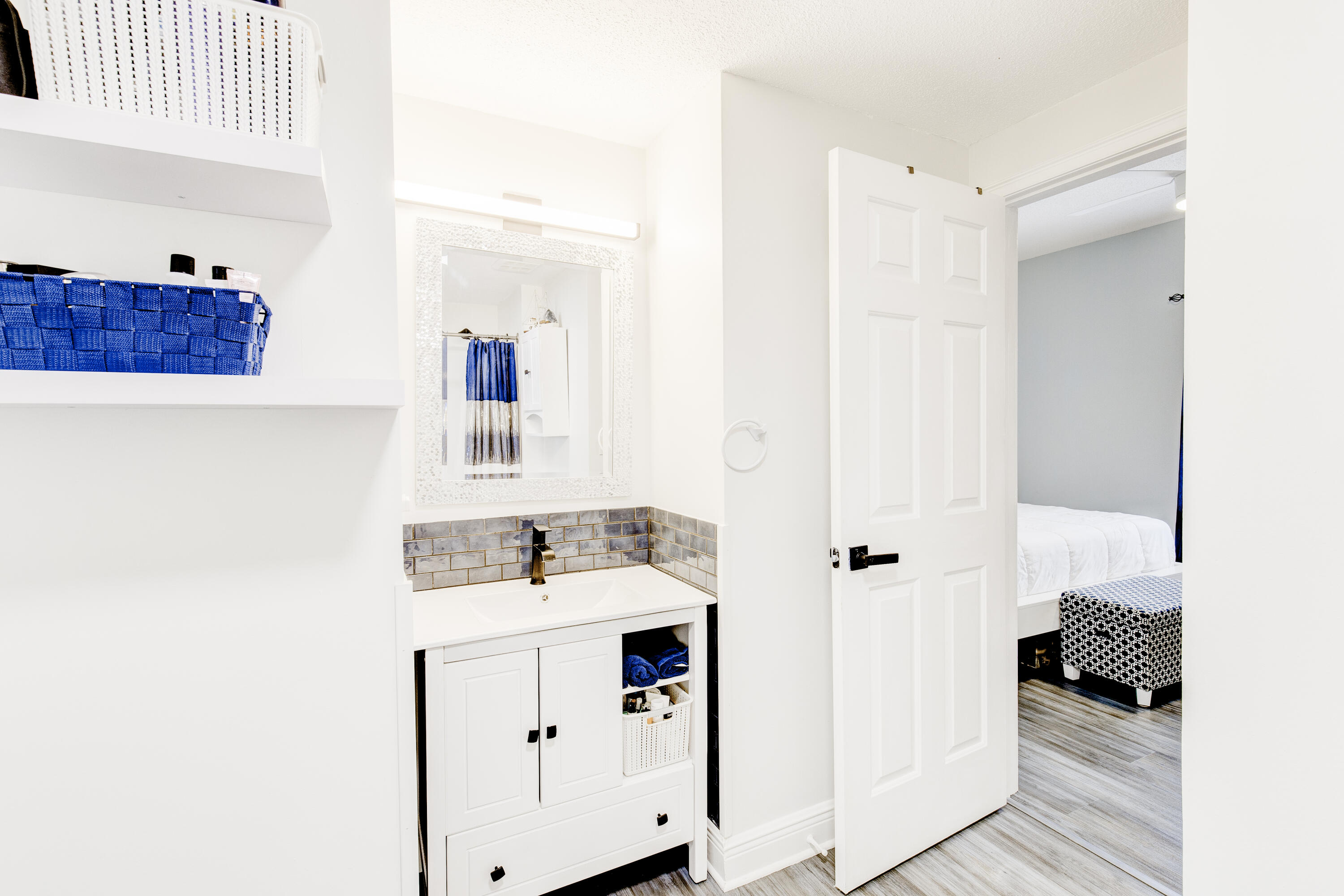 WATERS EDGE - Residential