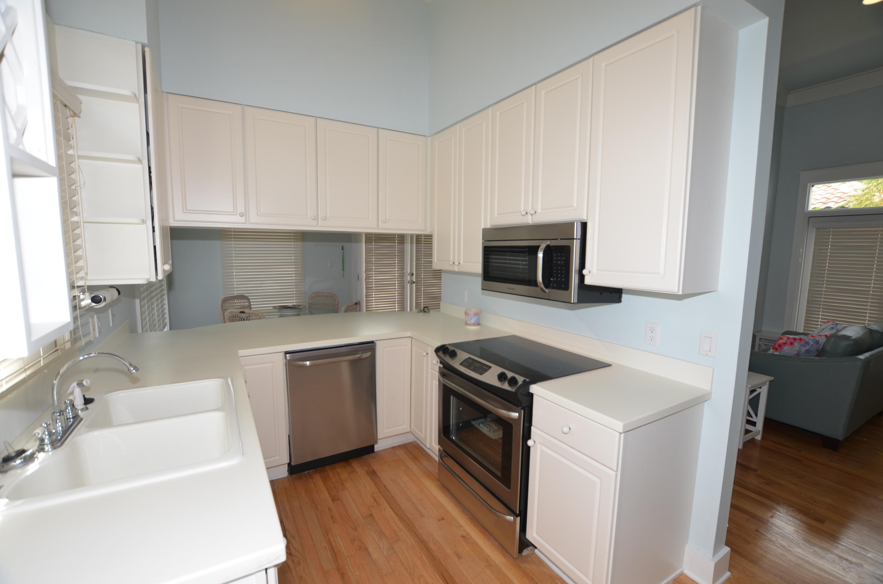 CRYSTAL LAKE - Residential Lease