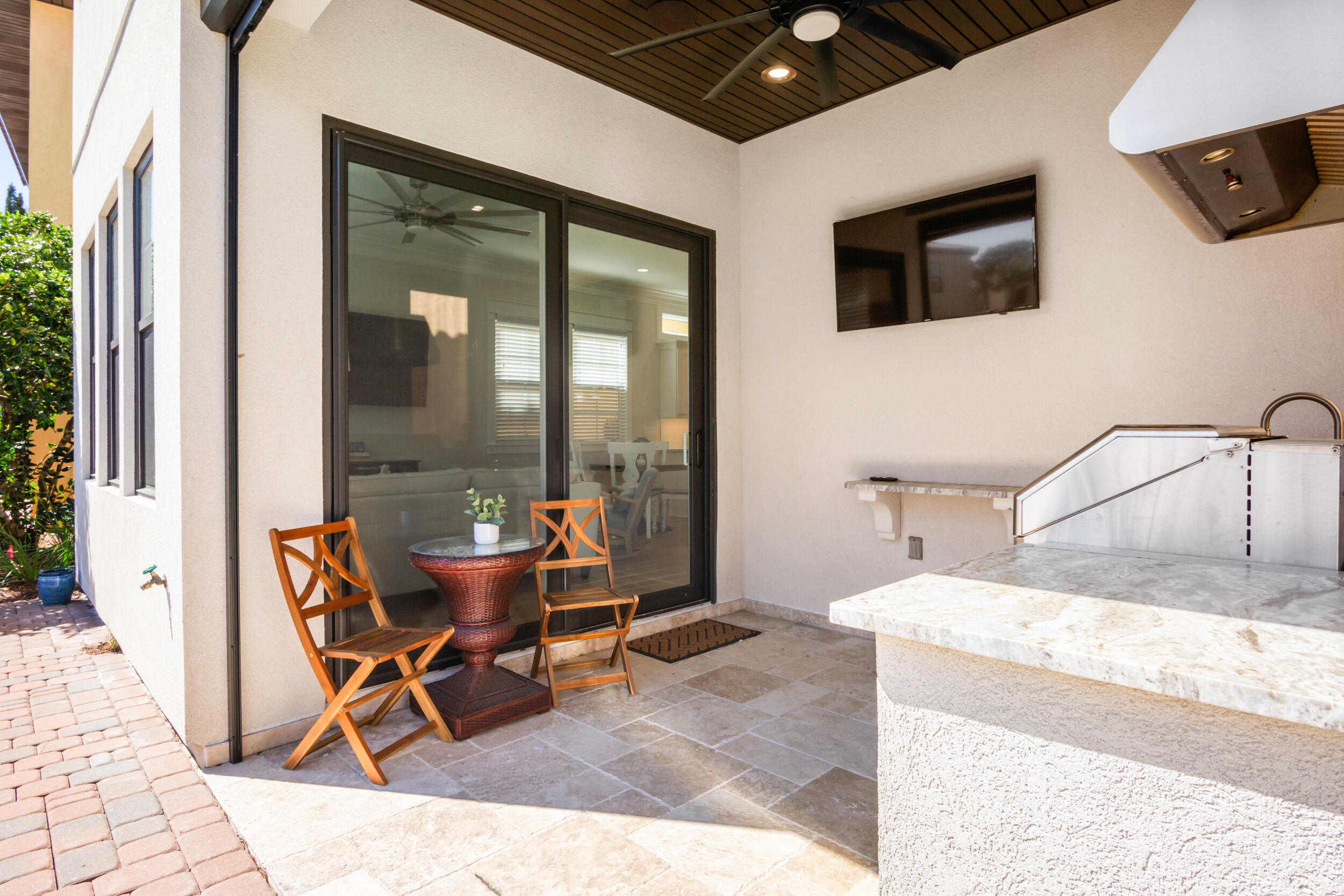 Villa Lago - Residential