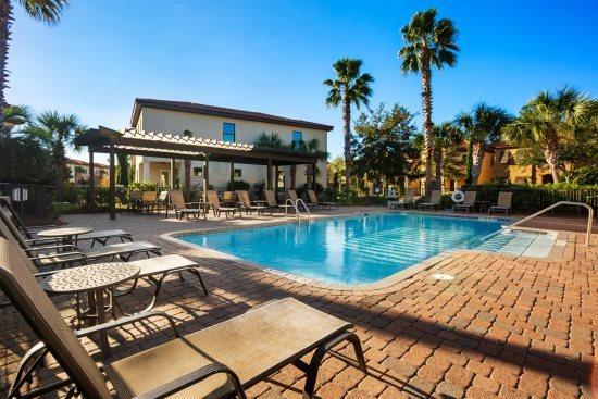 Villa Lago - Residential