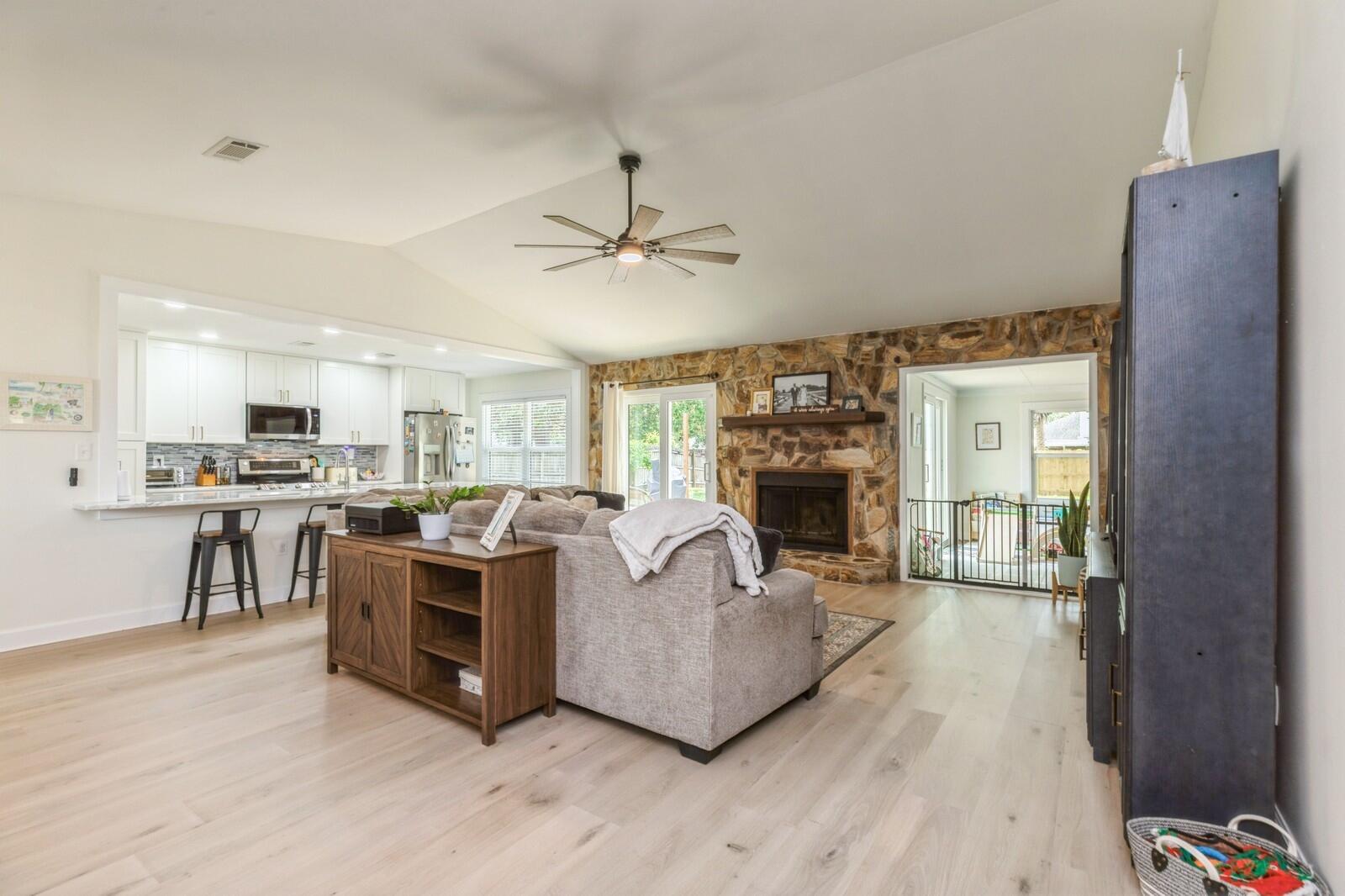 PINEWOOD ESTATES - Residential