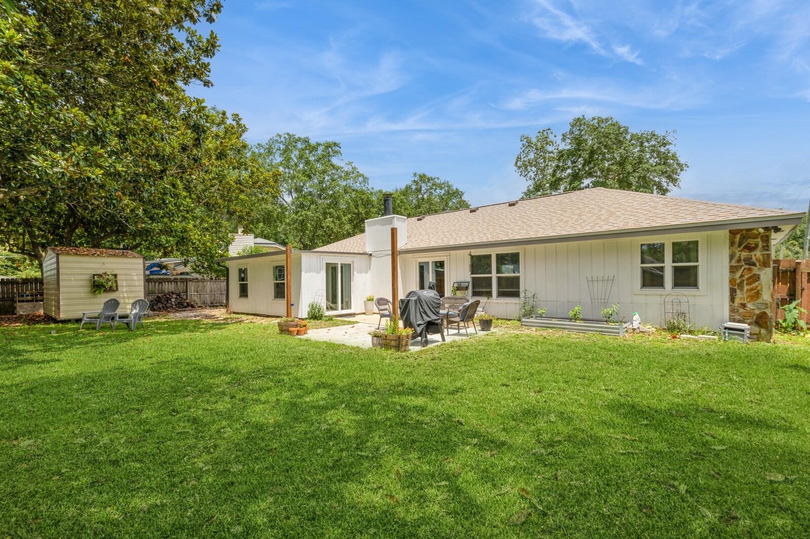 PINEWOOD ESTATES - Residential
