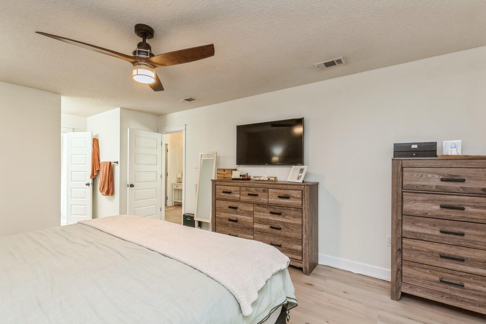 PINEWOOD ESTATES - Residential