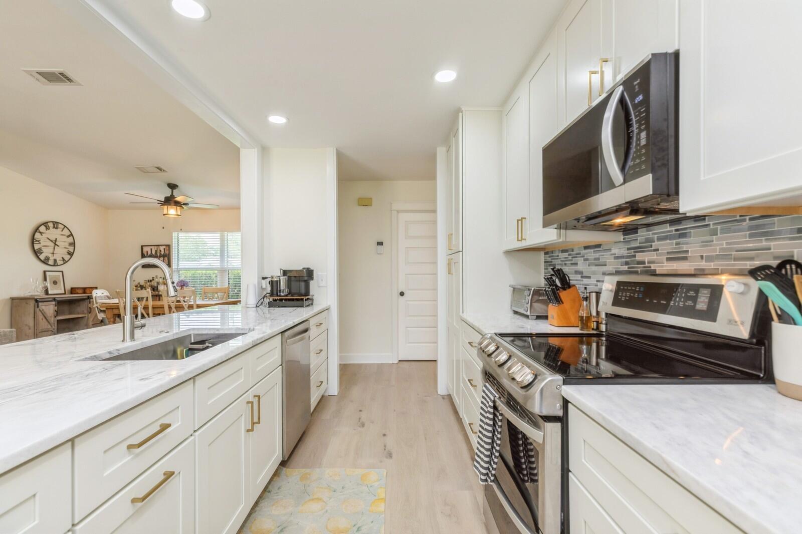 PINEWOOD ESTATES - Residential