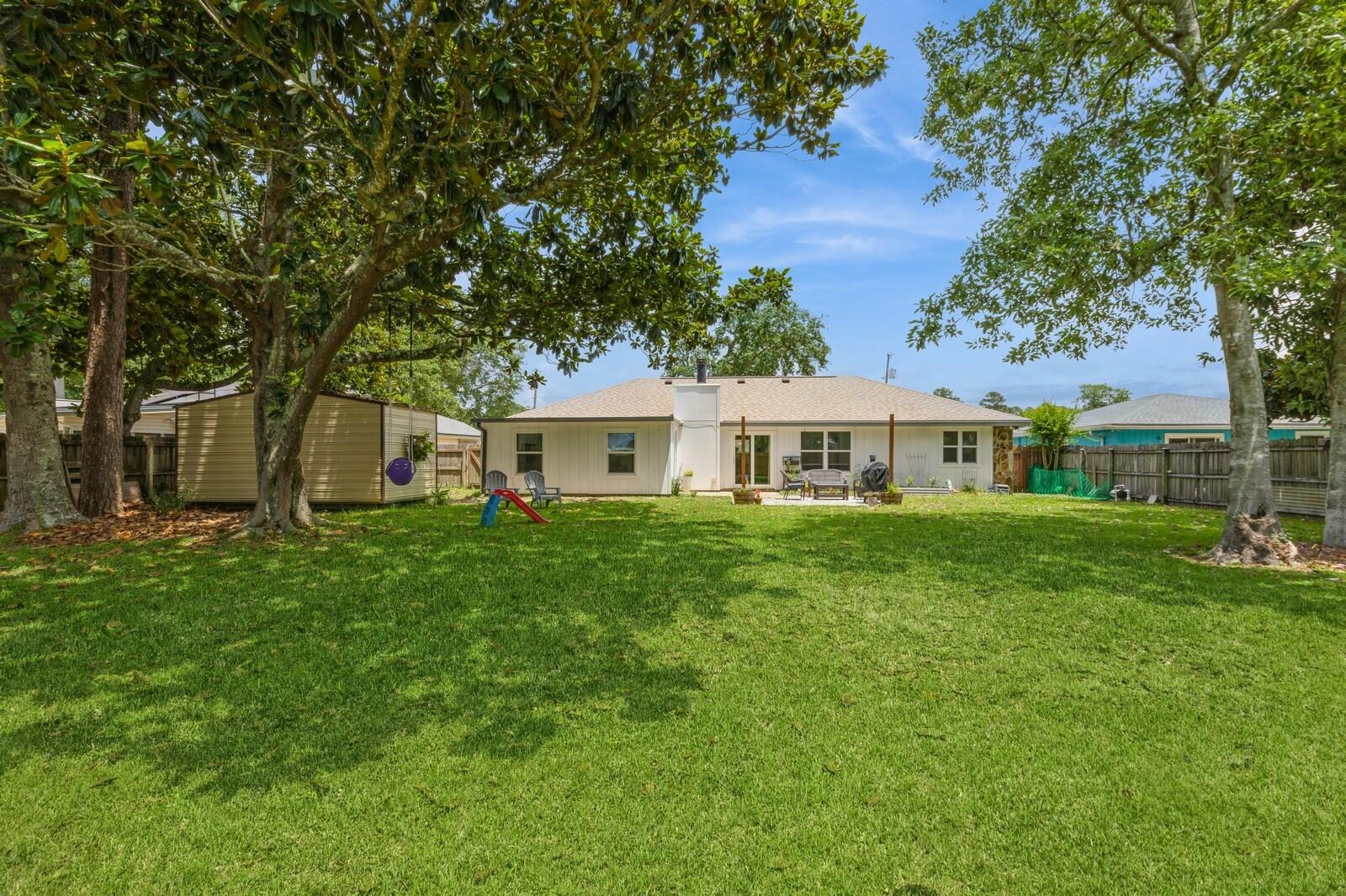 PINEWOOD ESTATES - Residential