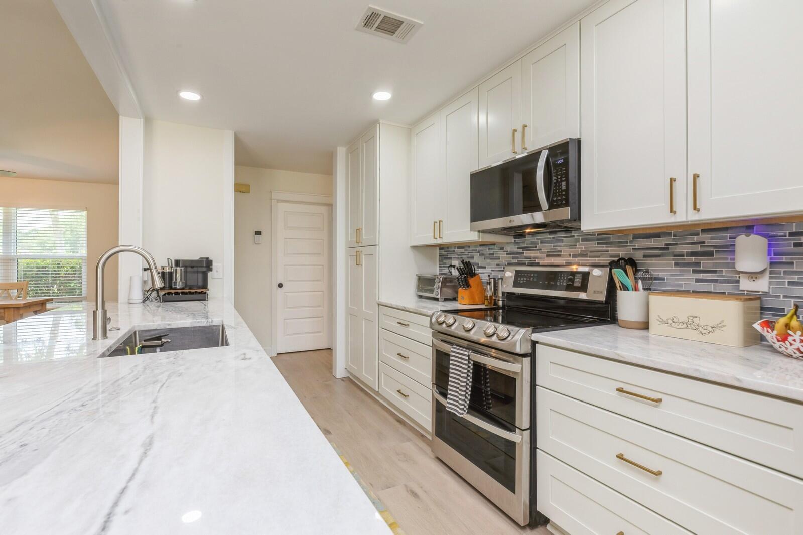 PINEWOOD ESTATES - Residential