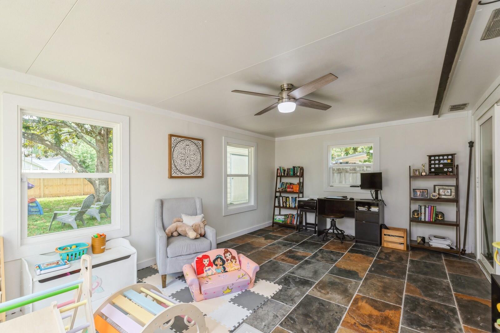 PINEWOOD ESTATES - Residential
