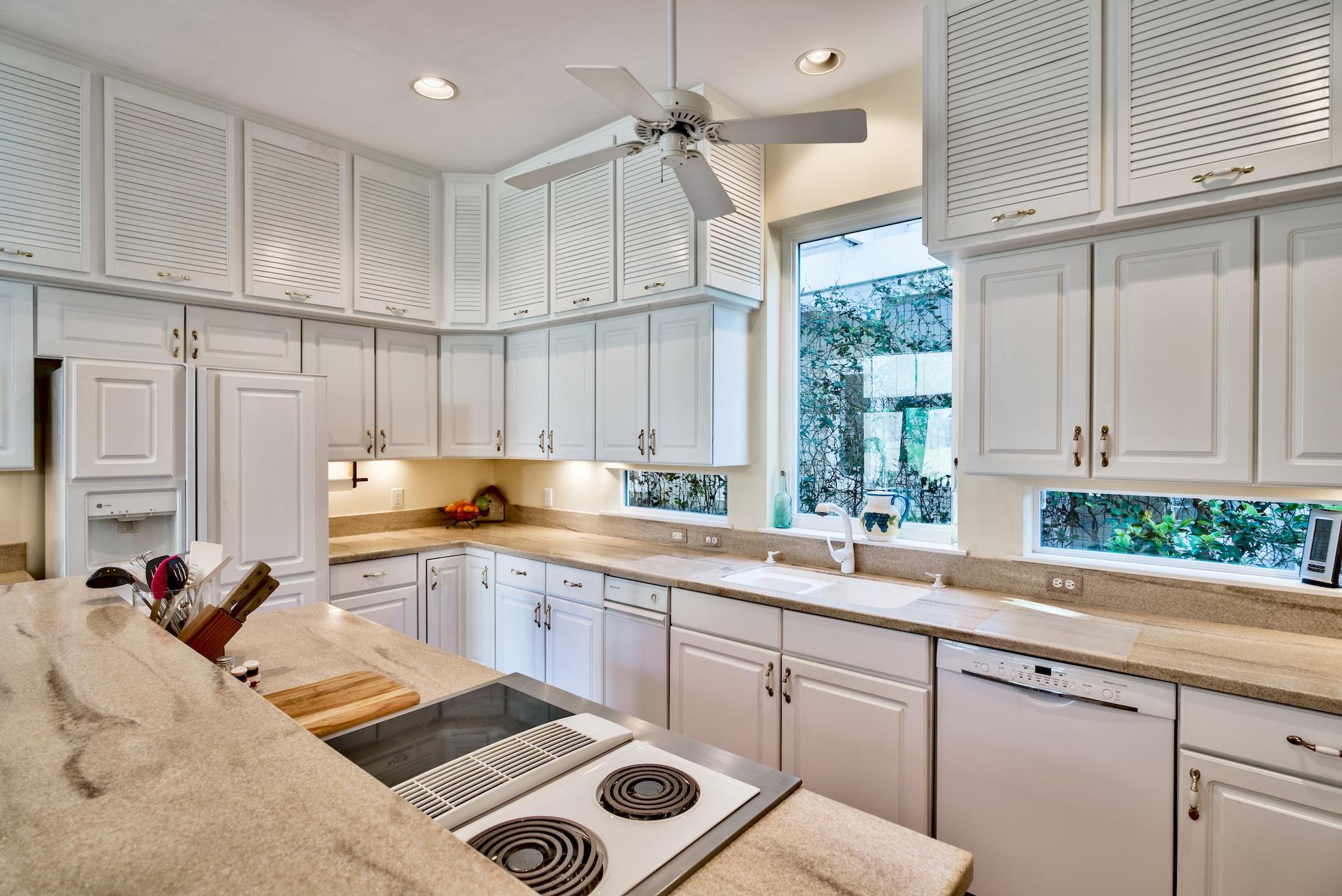 VILLAGE OF WHITE CLIFFS THE - Residential