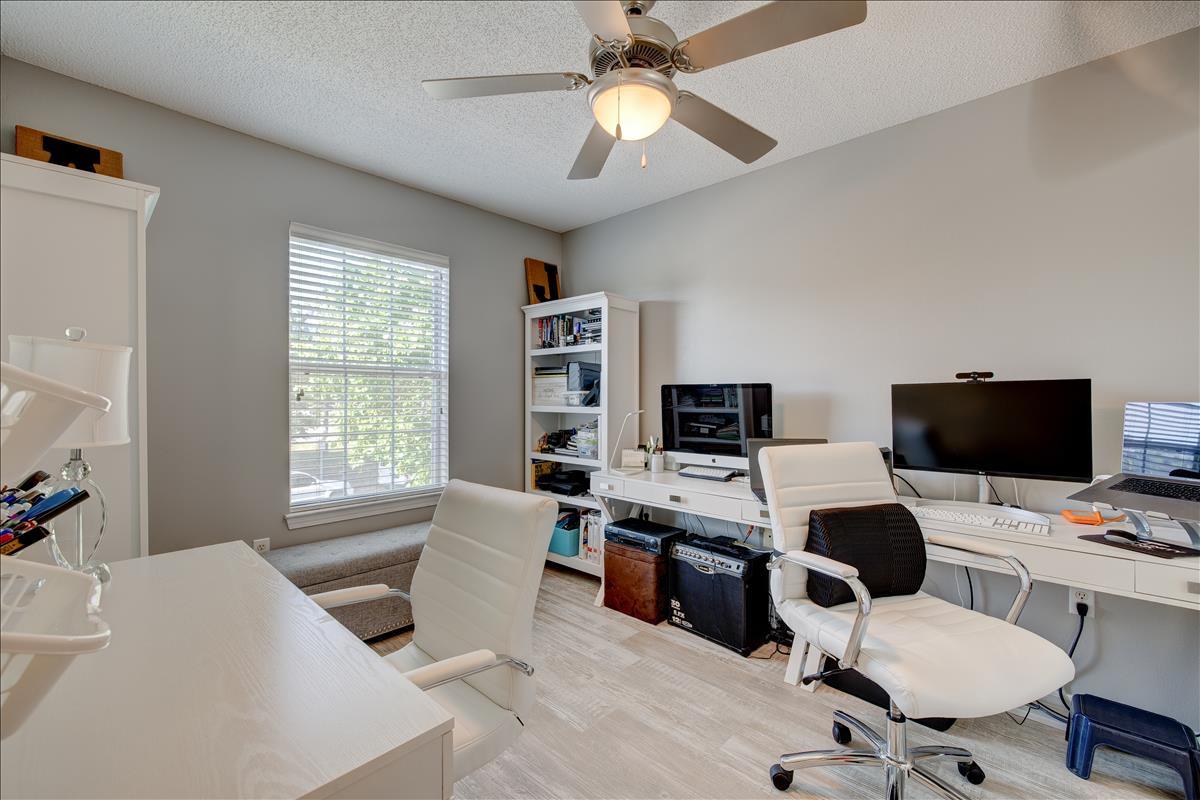 TWIN LAKES ESTATES - Residential