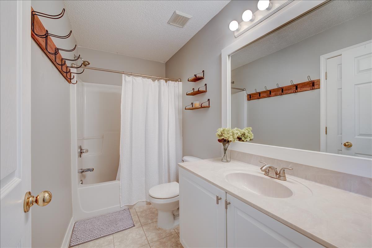 TWIN LAKES ESTATES - Residential