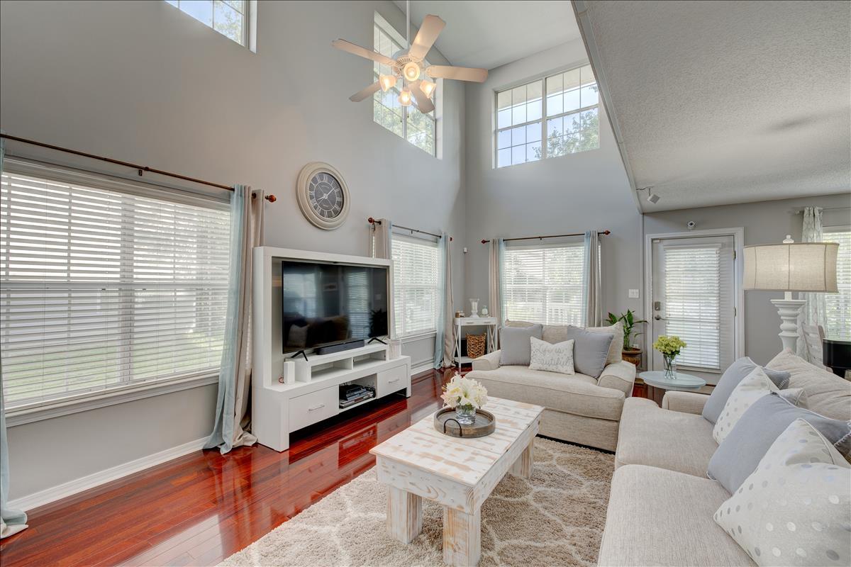 TWIN LAKES ESTATES - Residential