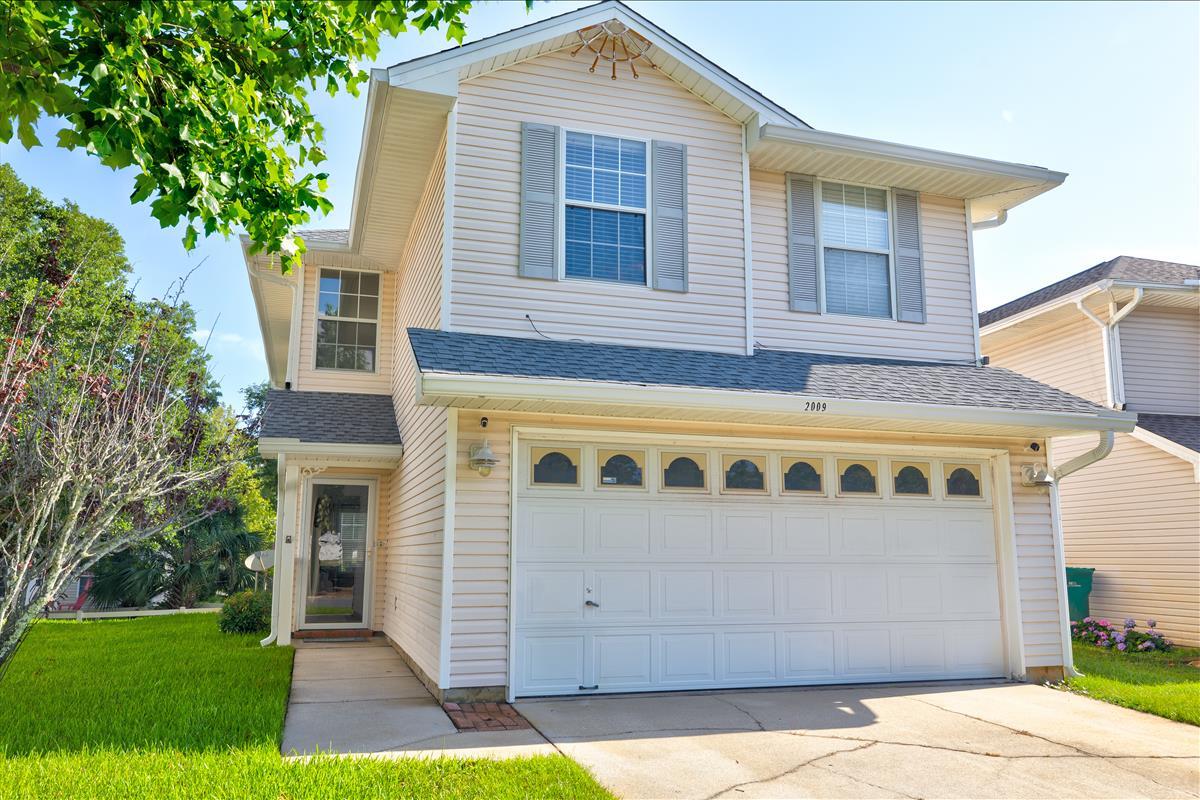 TWIN LAKES ESTATES - Residential