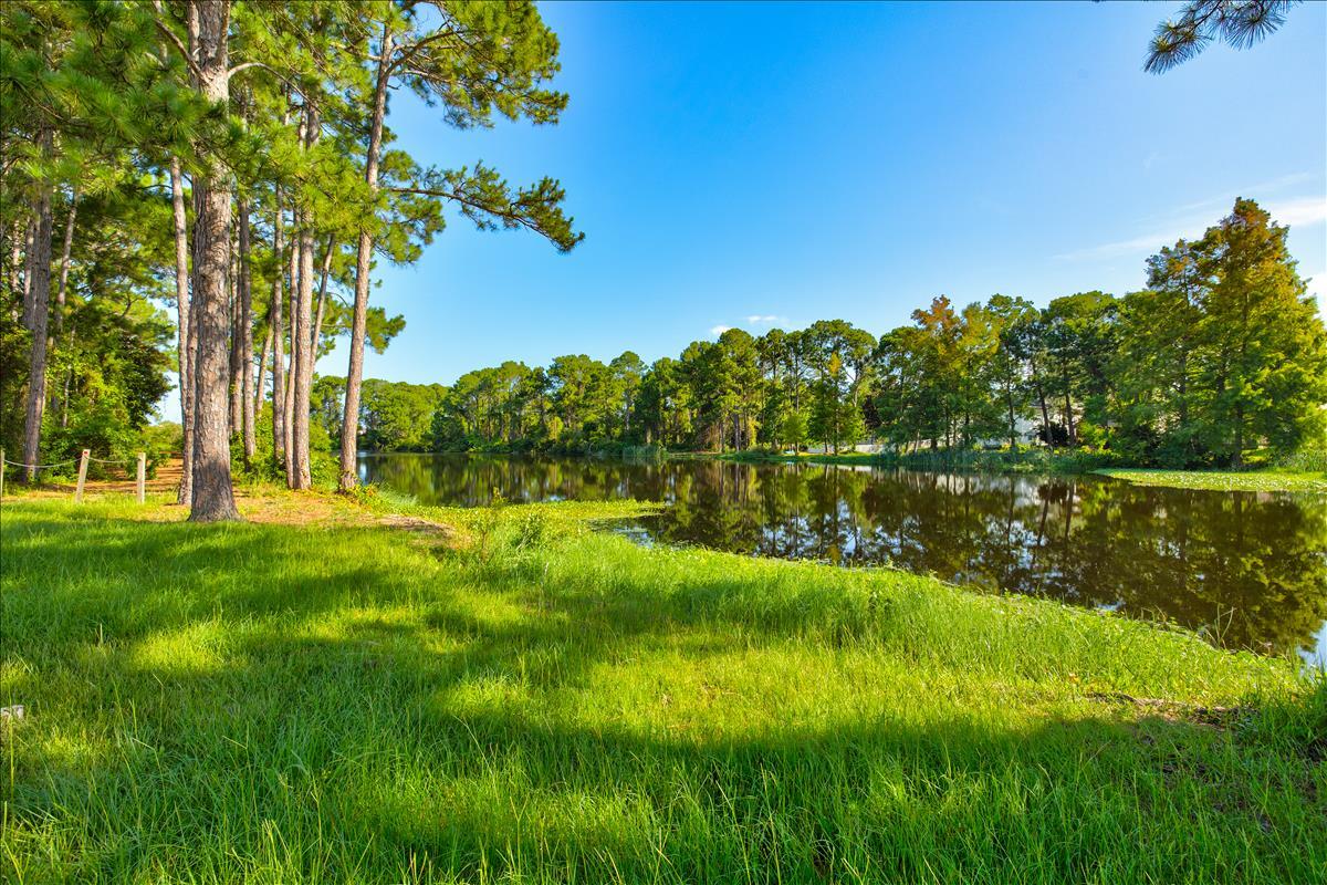 TWIN LAKES ESTATES - Residential