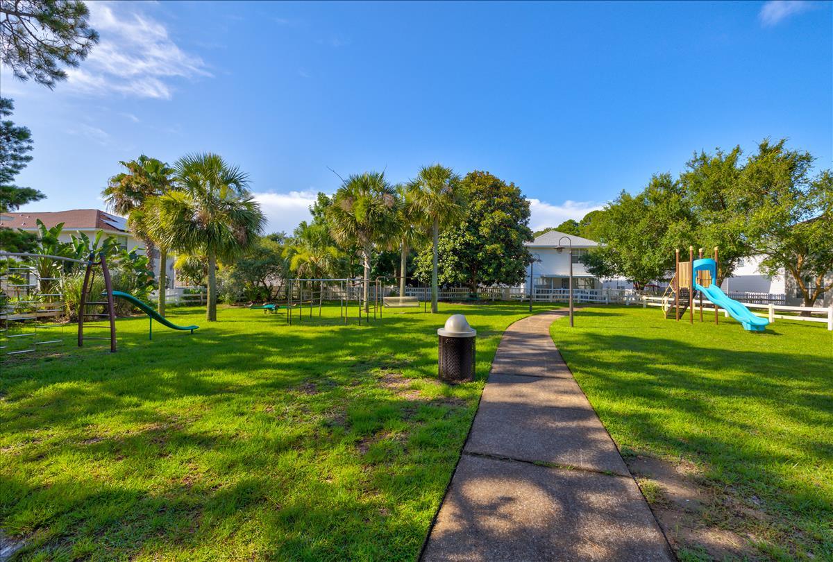 TWIN LAKES ESTATES - Residential