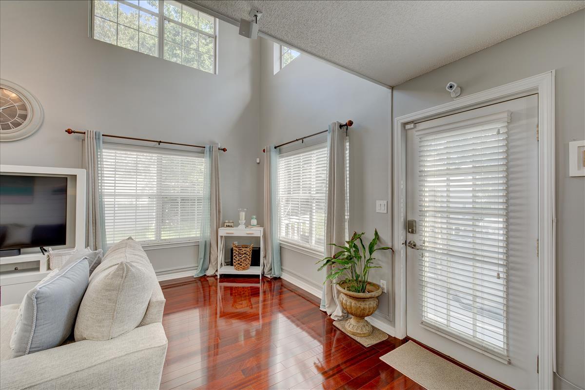 TWIN LAKES ESTATES - Residential