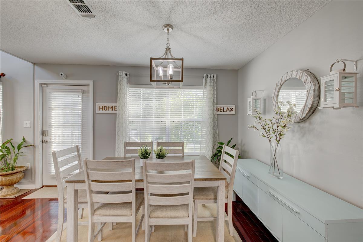 TWIN LAKES ESTATES - Residential