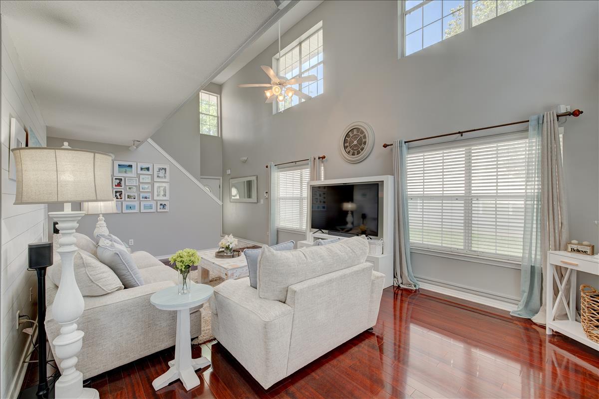 TWIN LAKES ESTATES - Residential