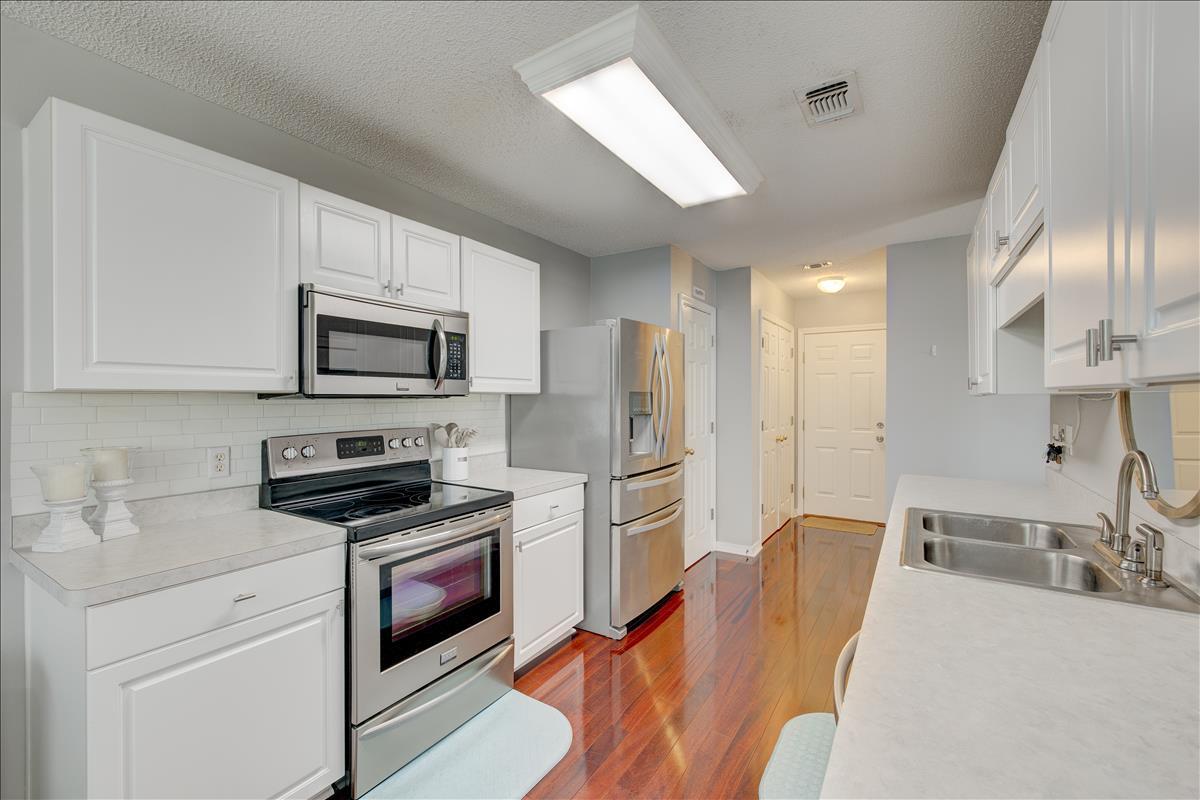 TWIN LAKES ESTATES - Residential