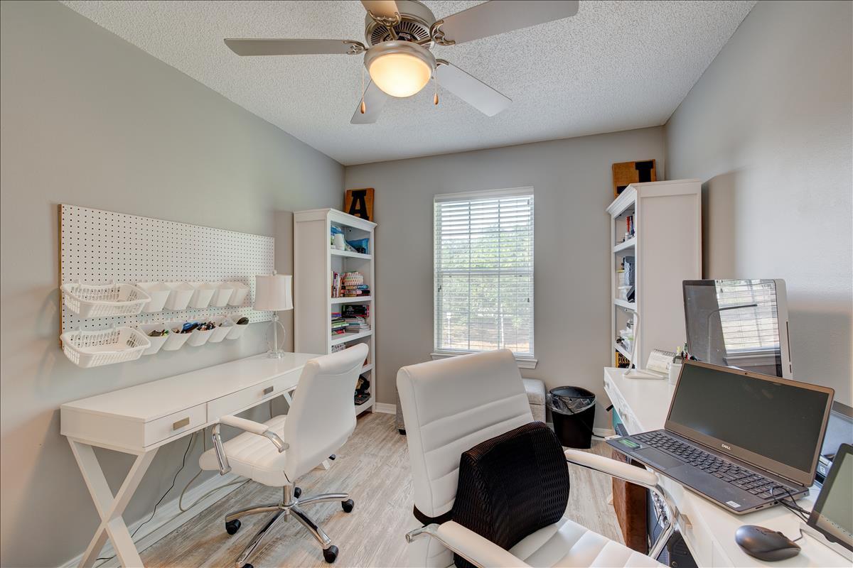 TWIN LAKES ESTATES - Residential