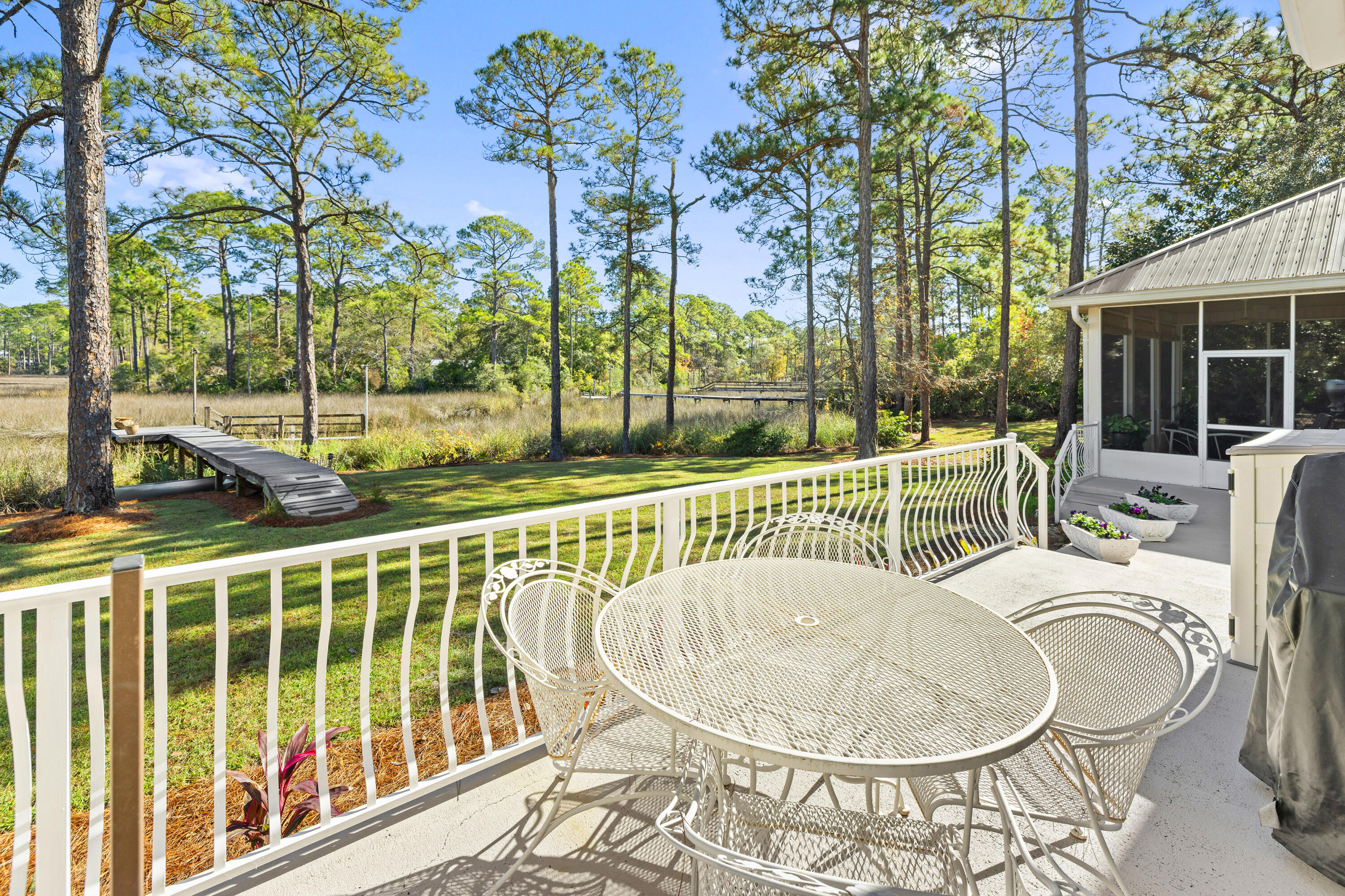 BAY PINE SHORES - Residential