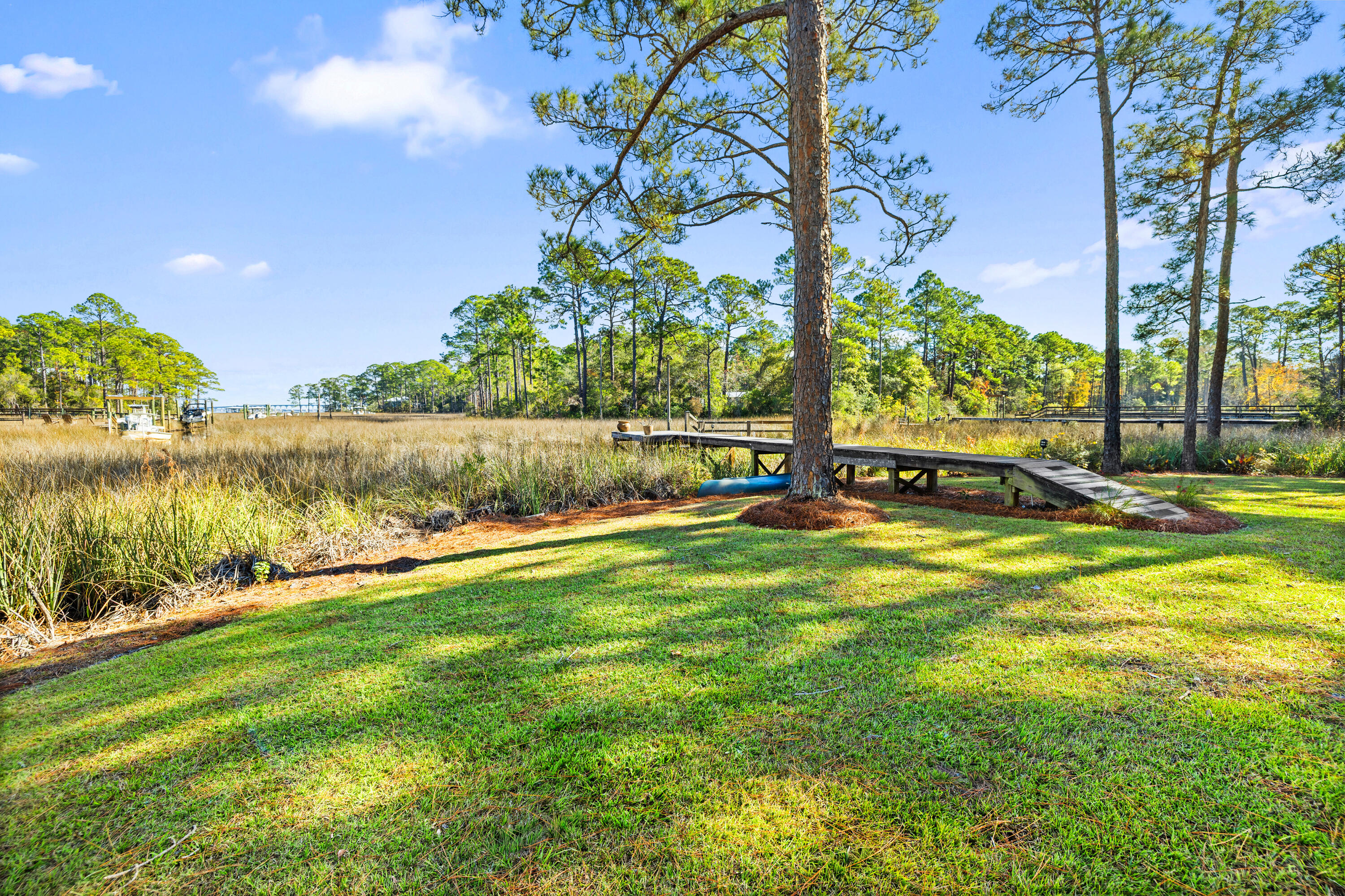 BAY PINE SHORES - Residential