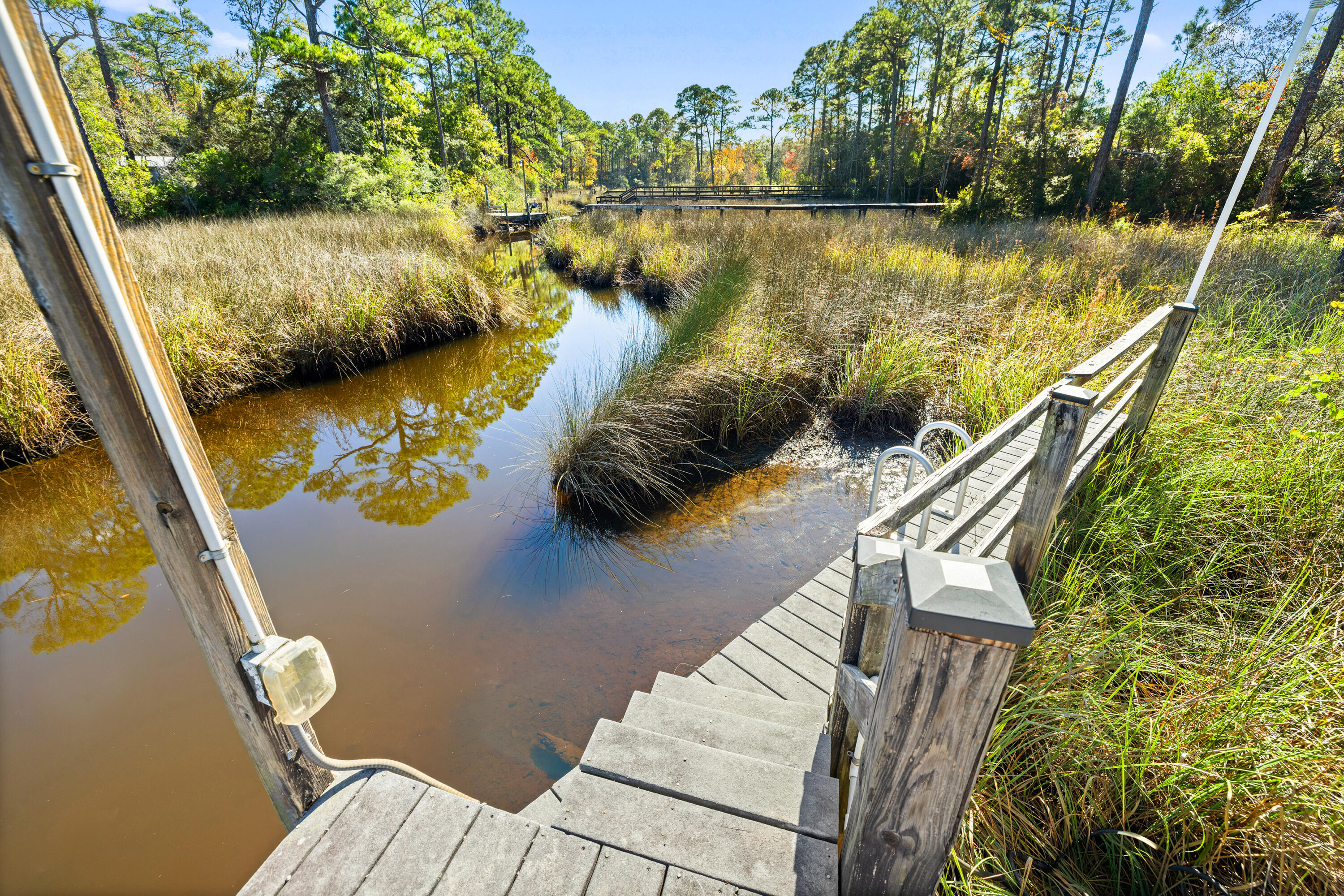 BAY PINE SHORES - Residential