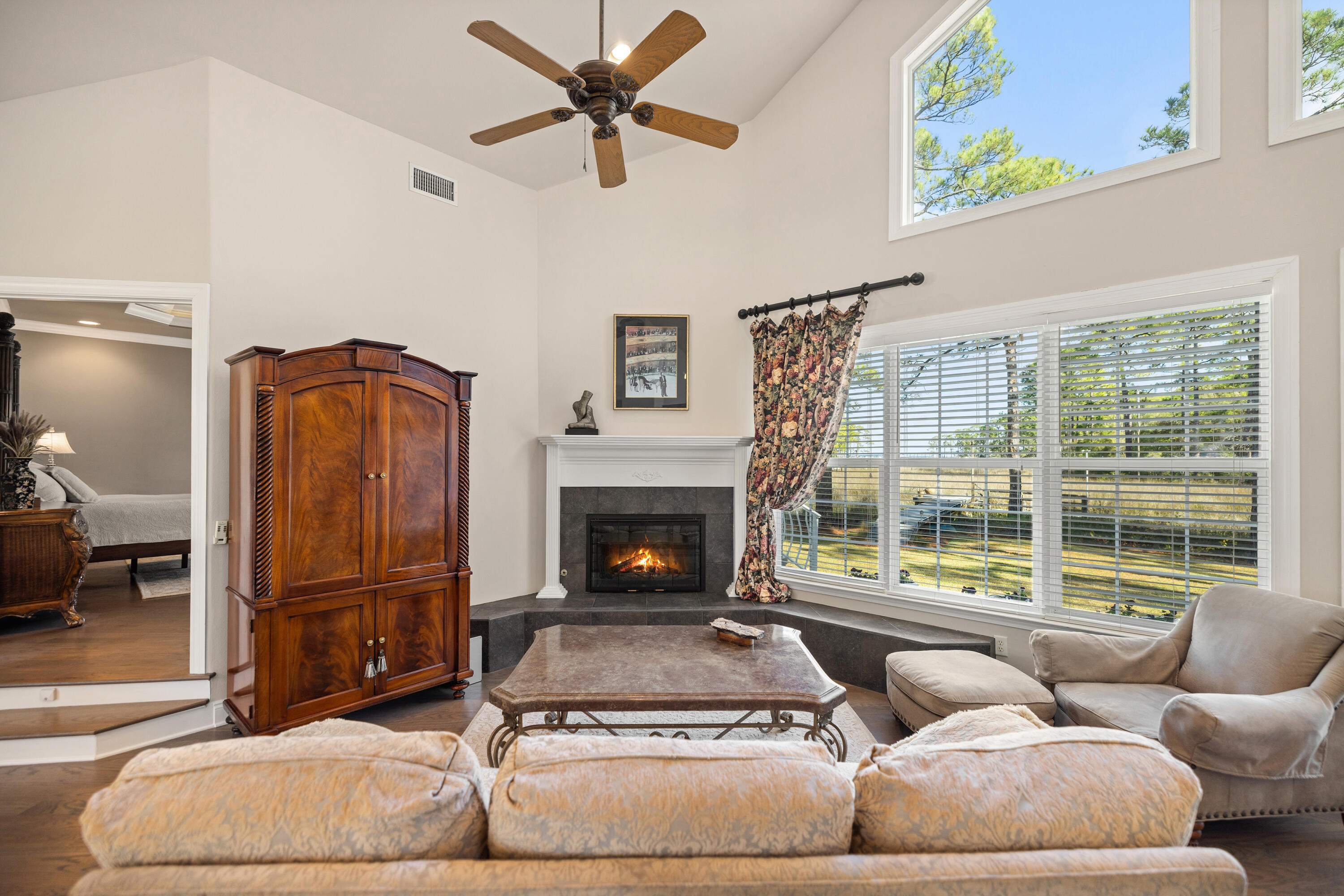 BAY PINE SHORES - Residential