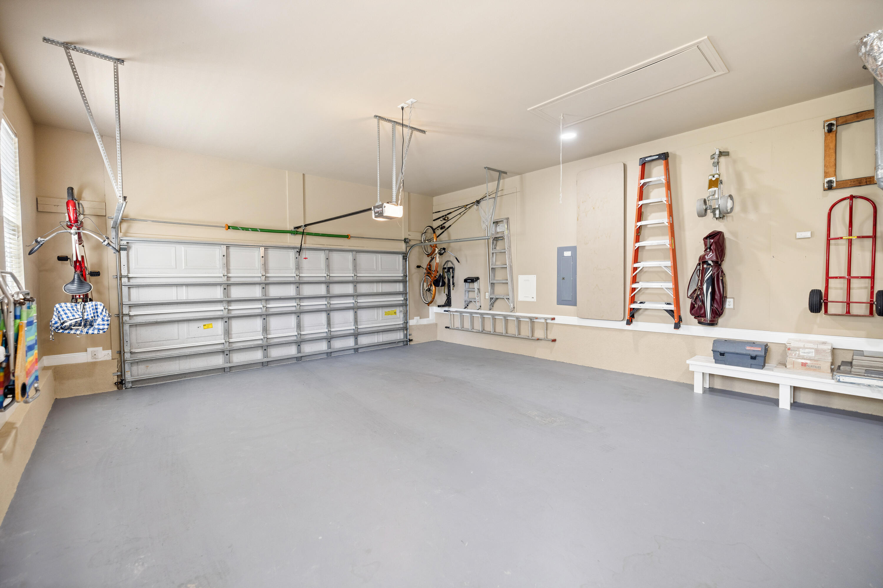 BAY PINE SHORES - Residential