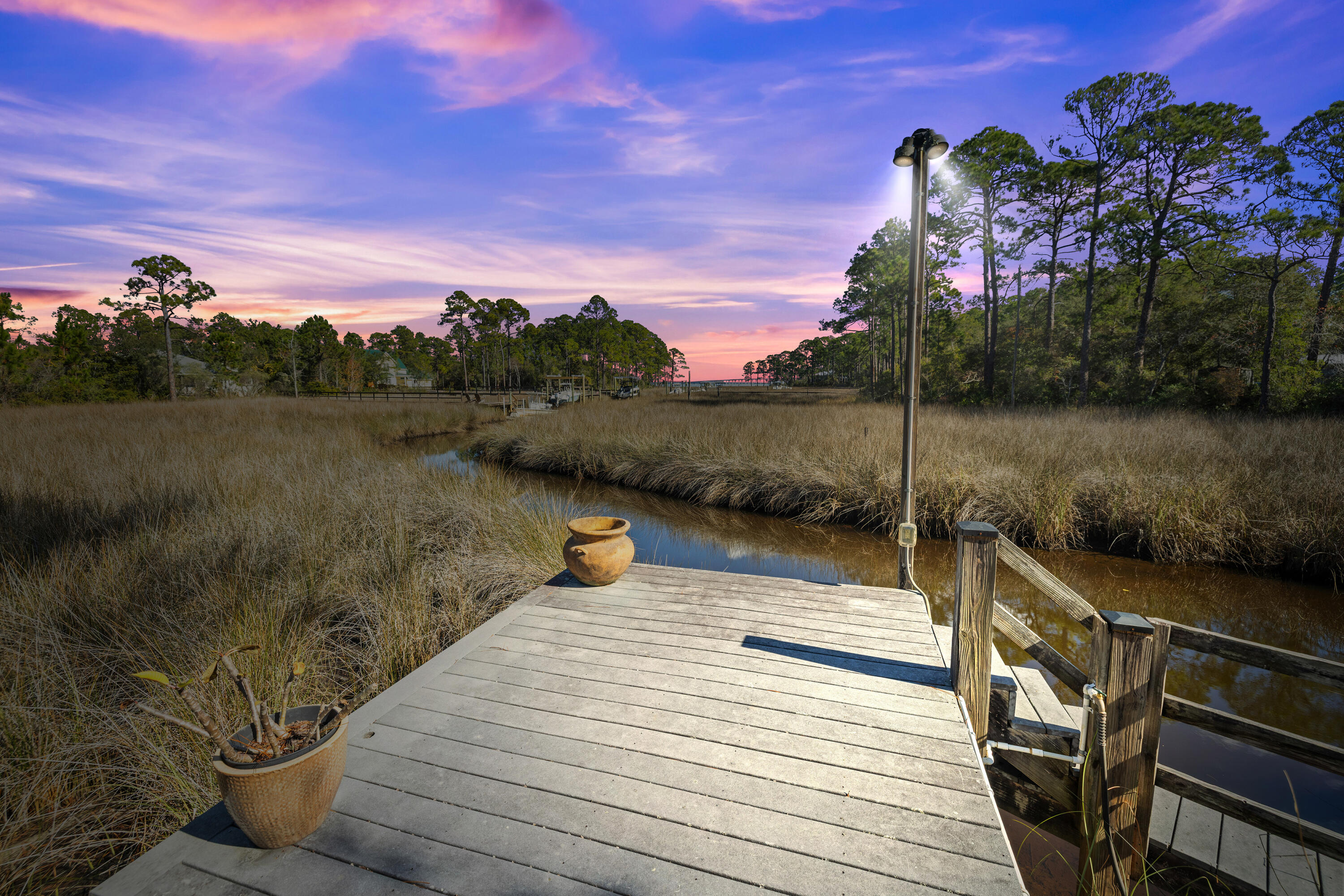 BAY PINE SHORES - Residential