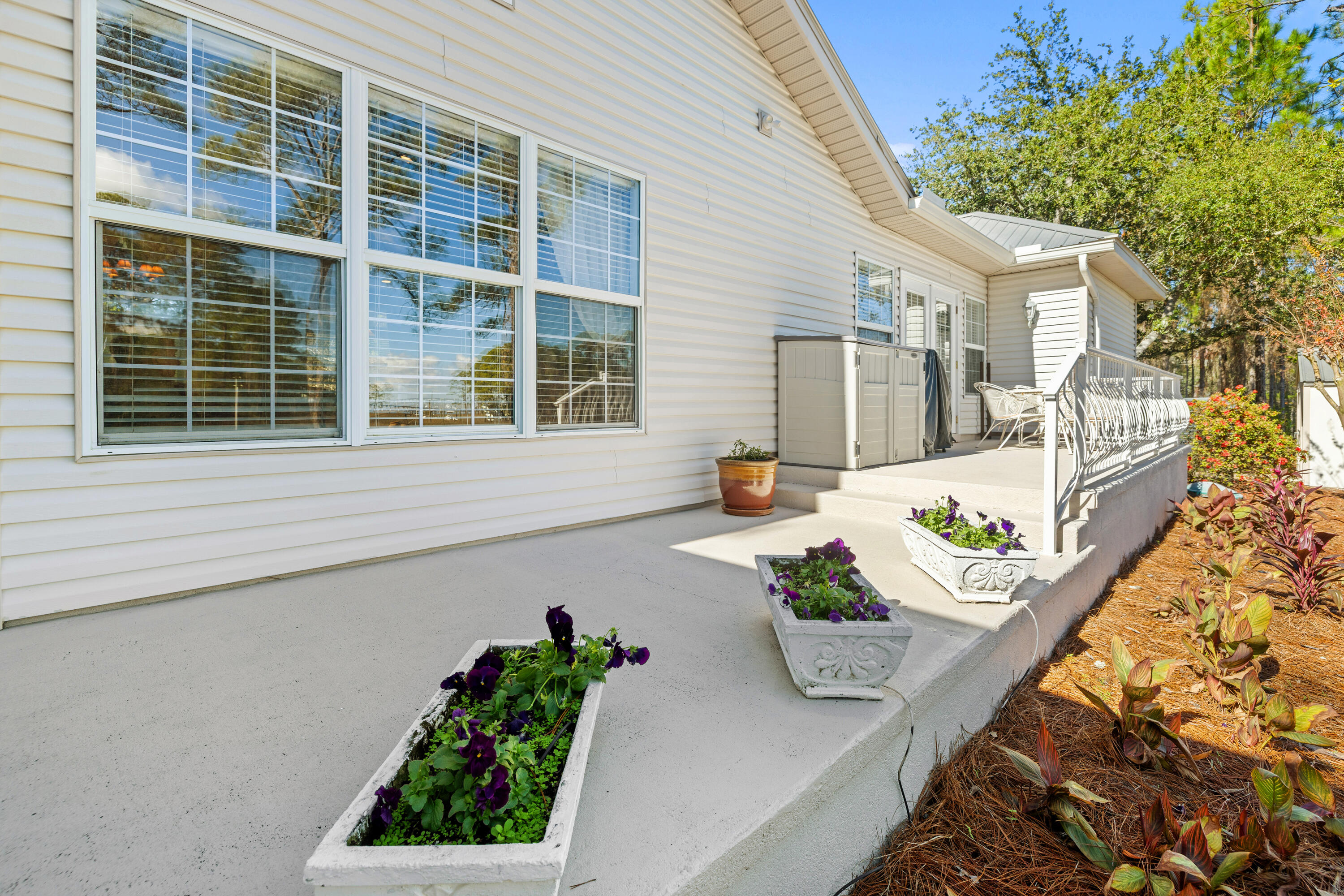 BAY PINE SHORES - Residential