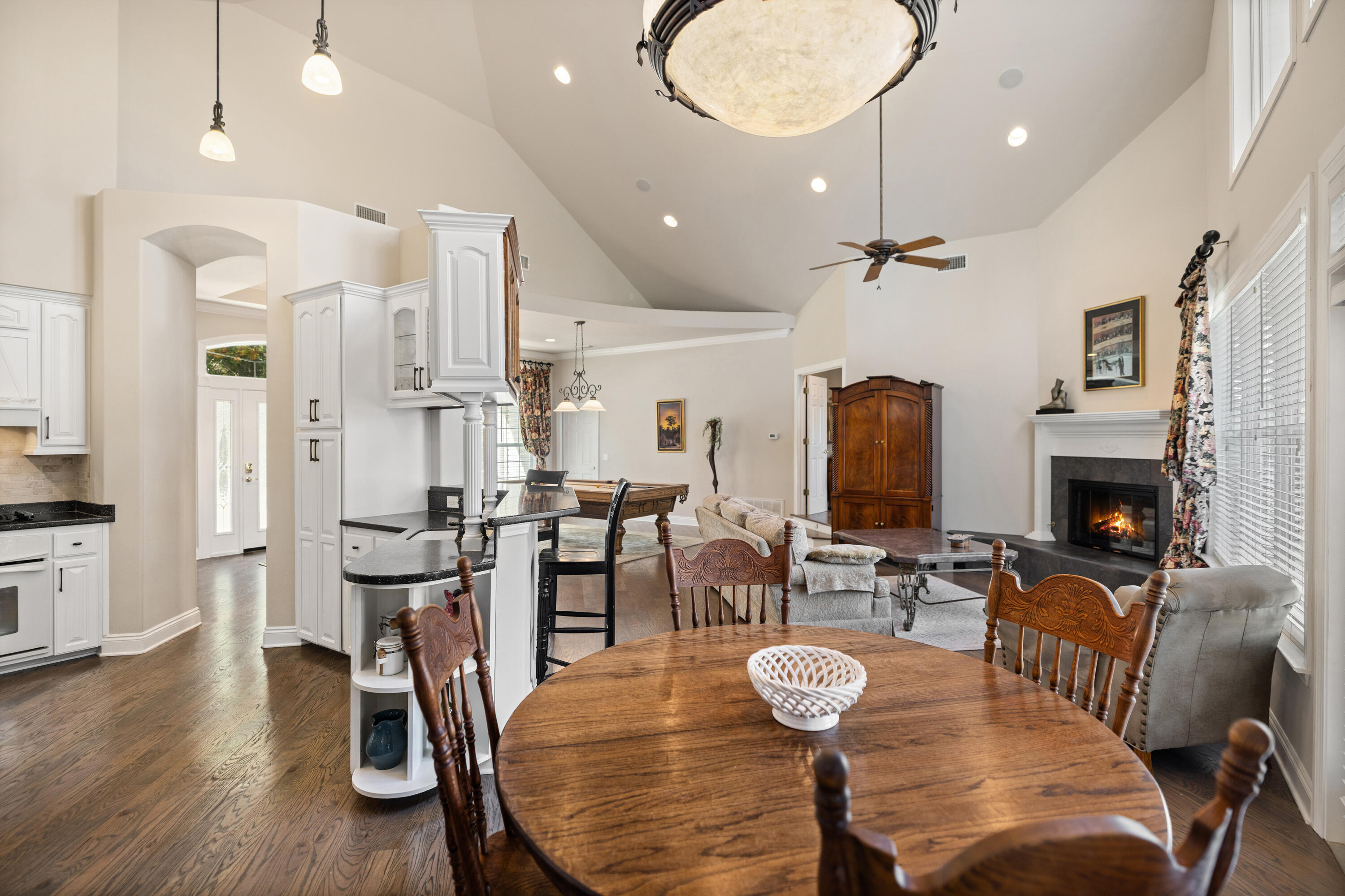 BAY PINE SHORES - Residential