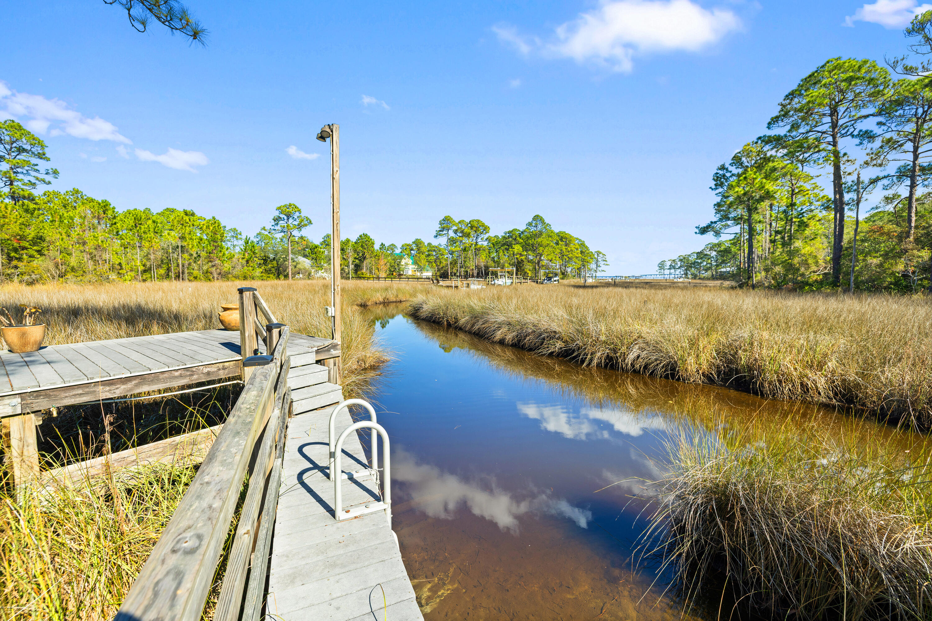 BAY PINE SHORES - Residential