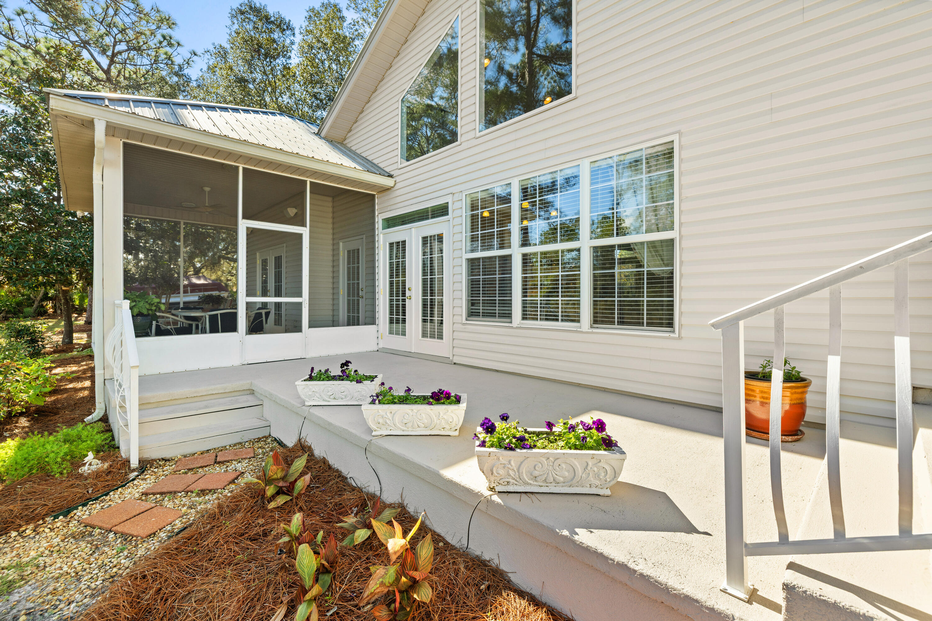 BAY PINE SHORES - Residential