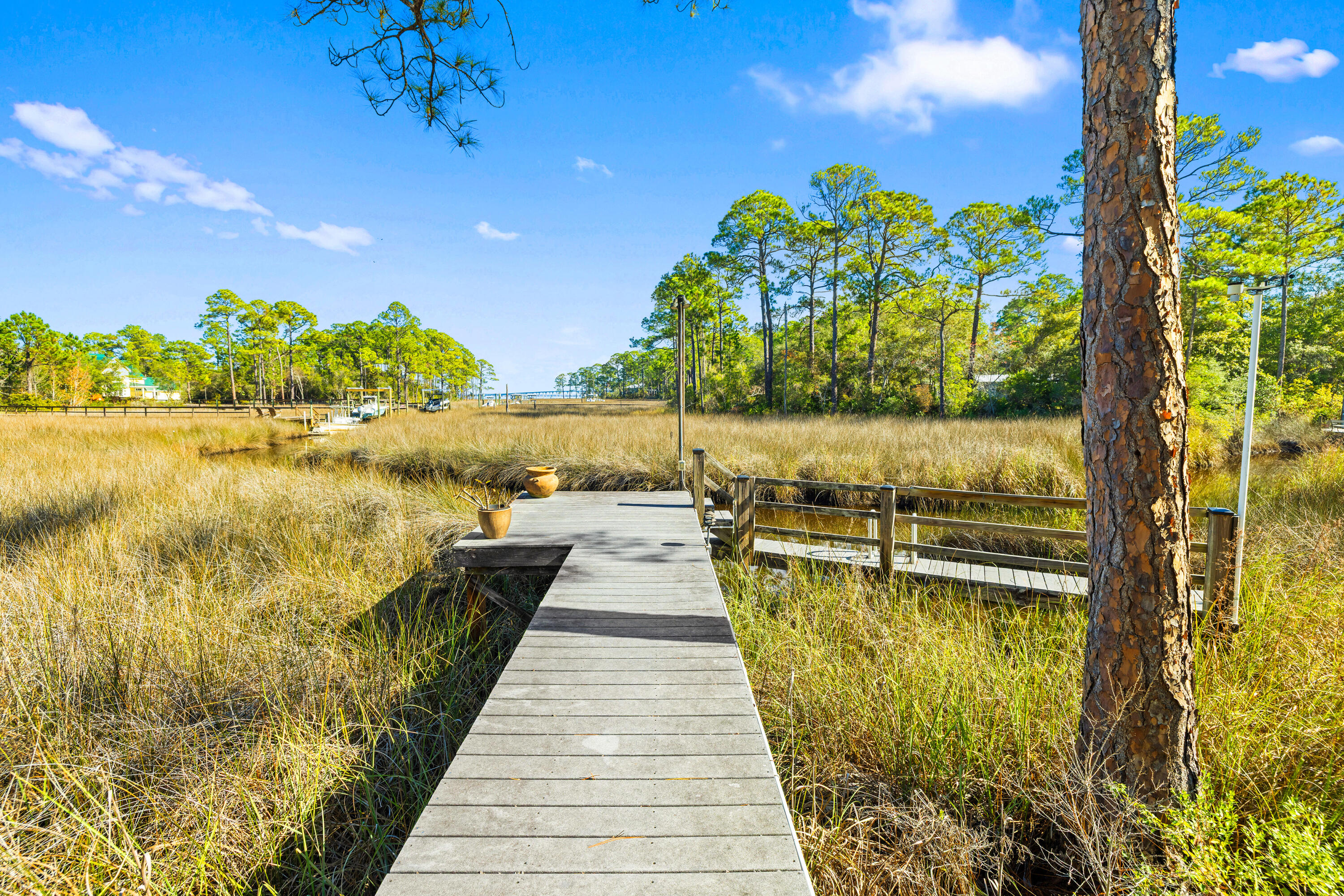 BAY PINE SHORES - Residential