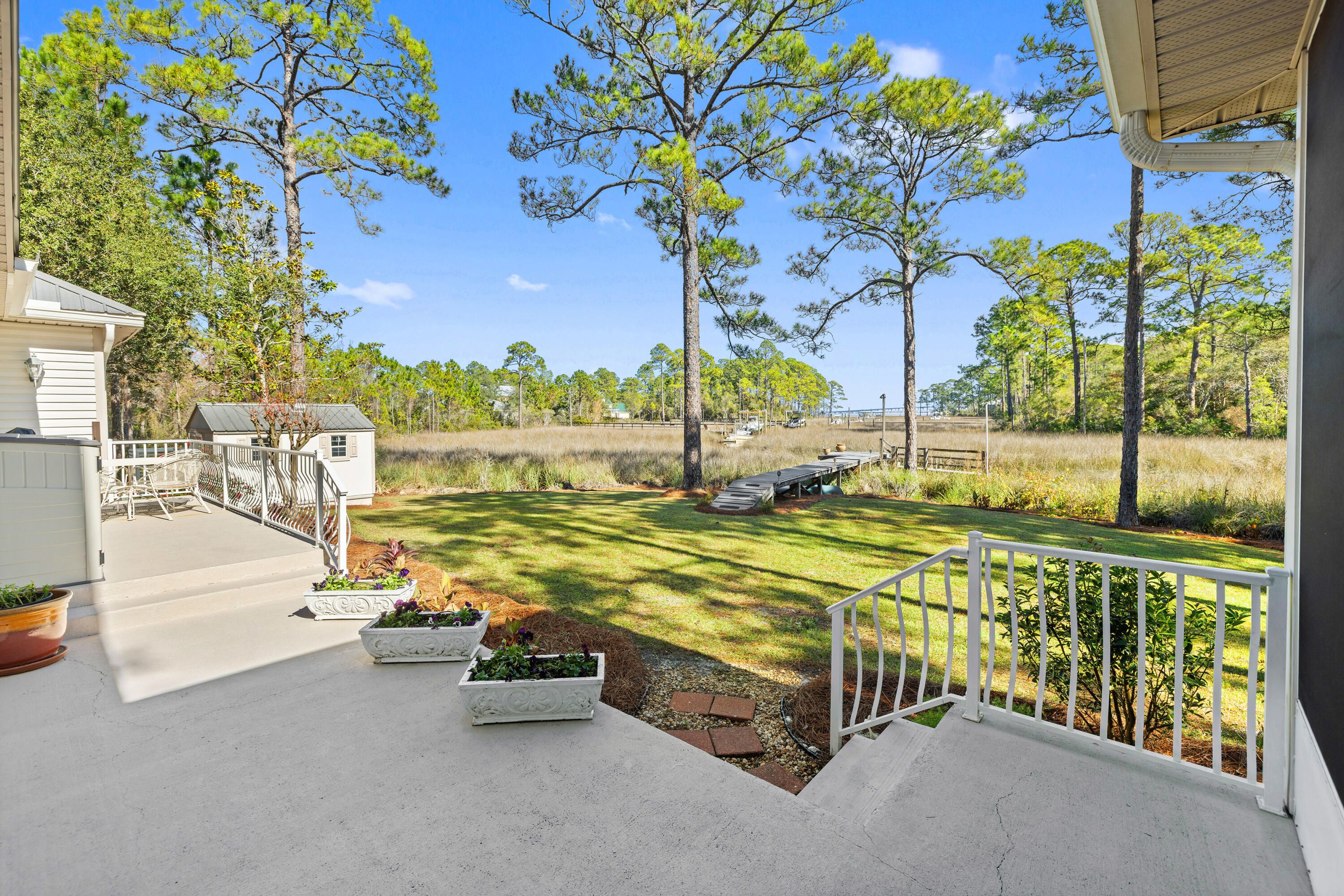 BAY PINE SHORES - Residential