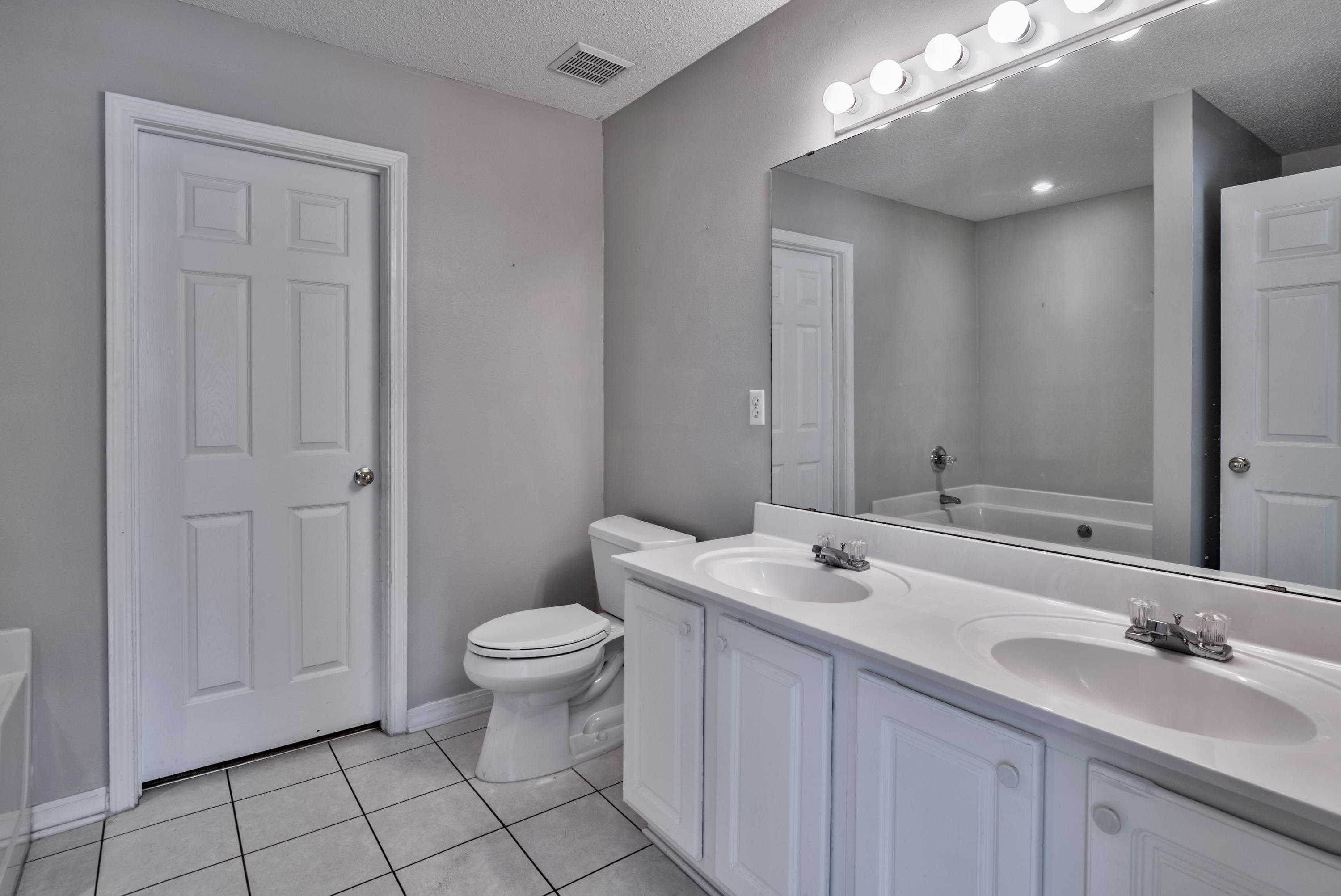 MARAVILLA COTTAGES - Residential