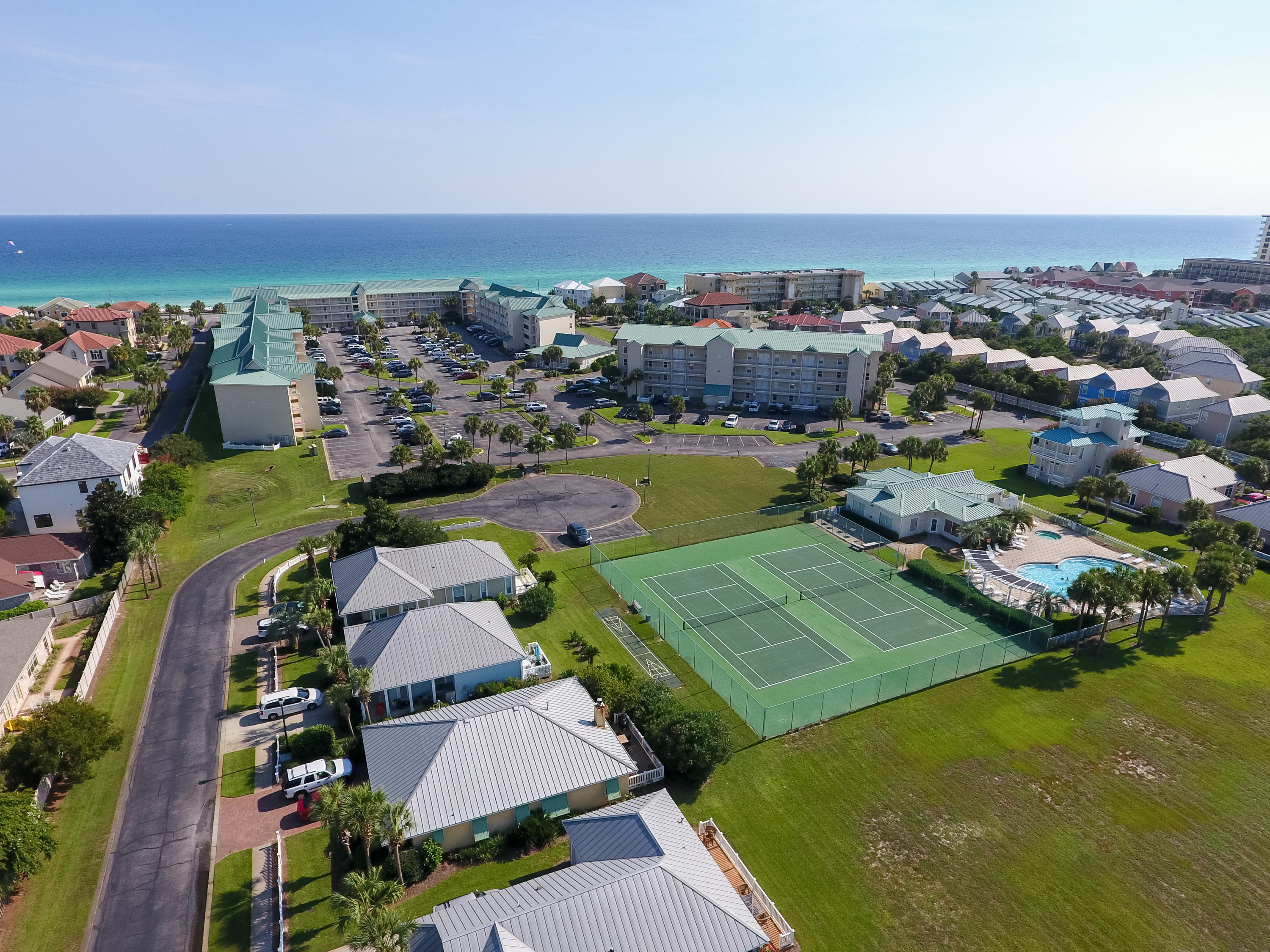 MARAVILLA COTTAGES - Residential