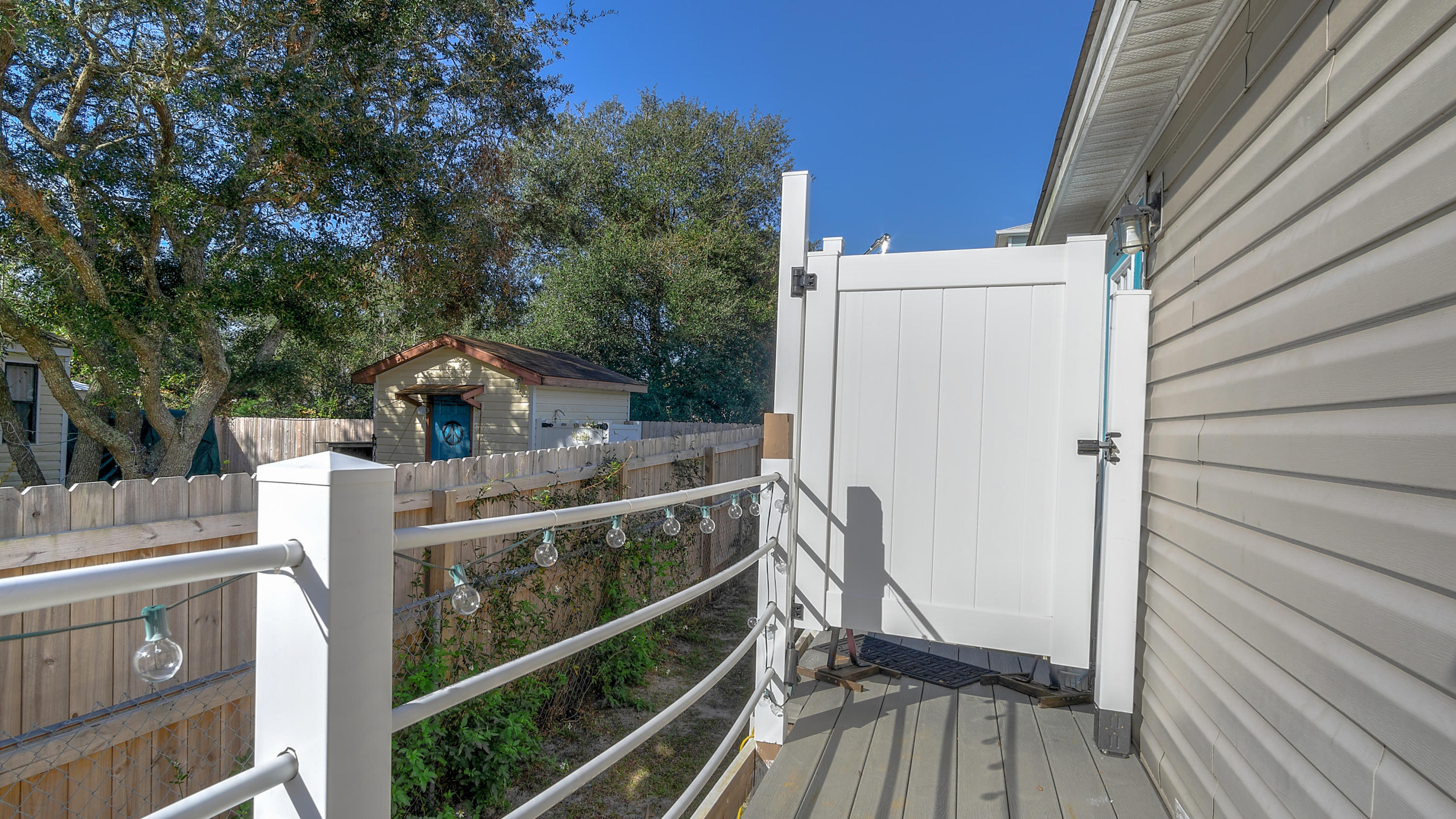 LAGUNA BEACH ESTATES 8TH ADDN - Residential